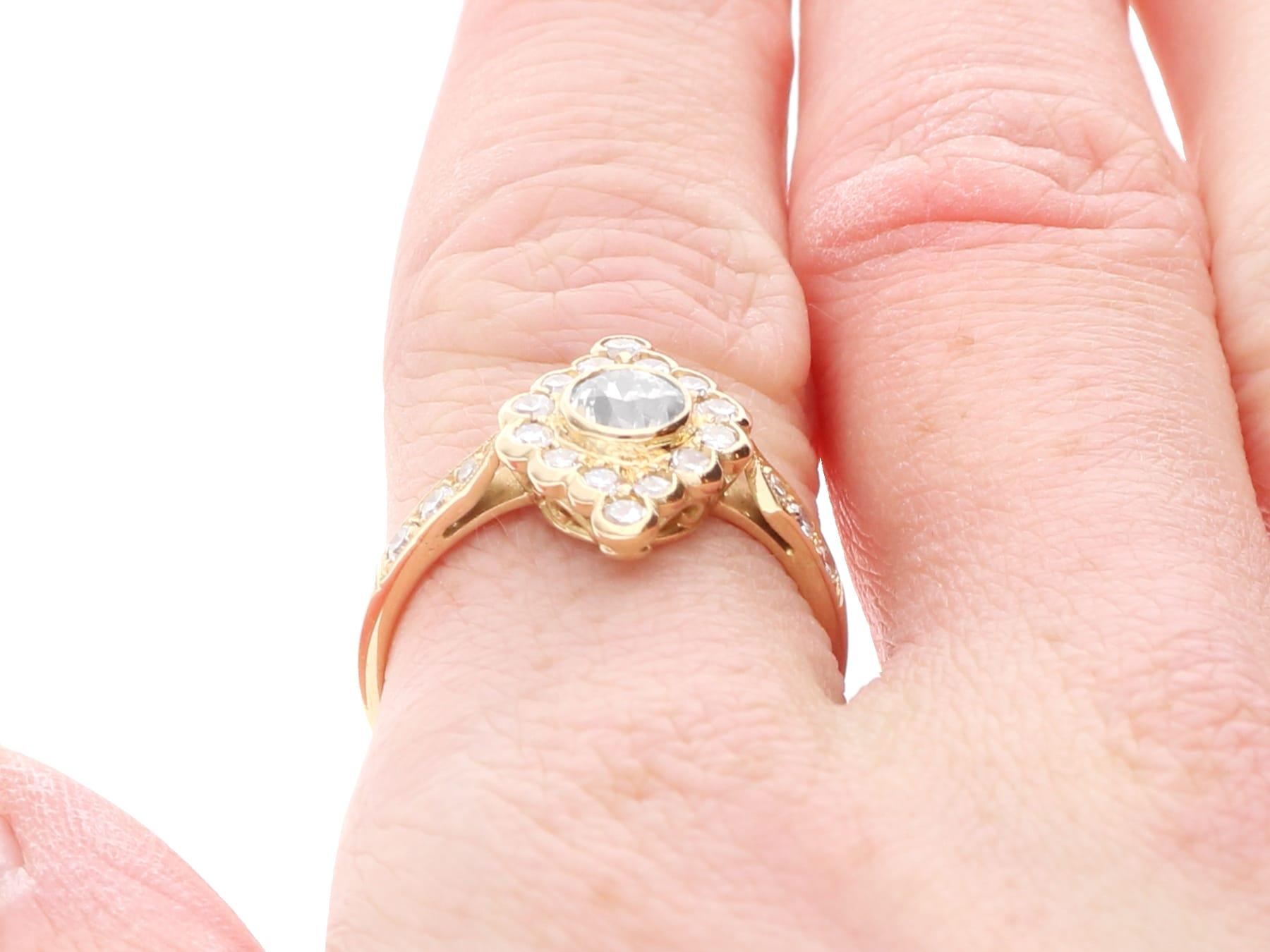 Antique 0.98Ct Diamond and 18k Yellow Gold Ring Circa 1900 For Sale 3