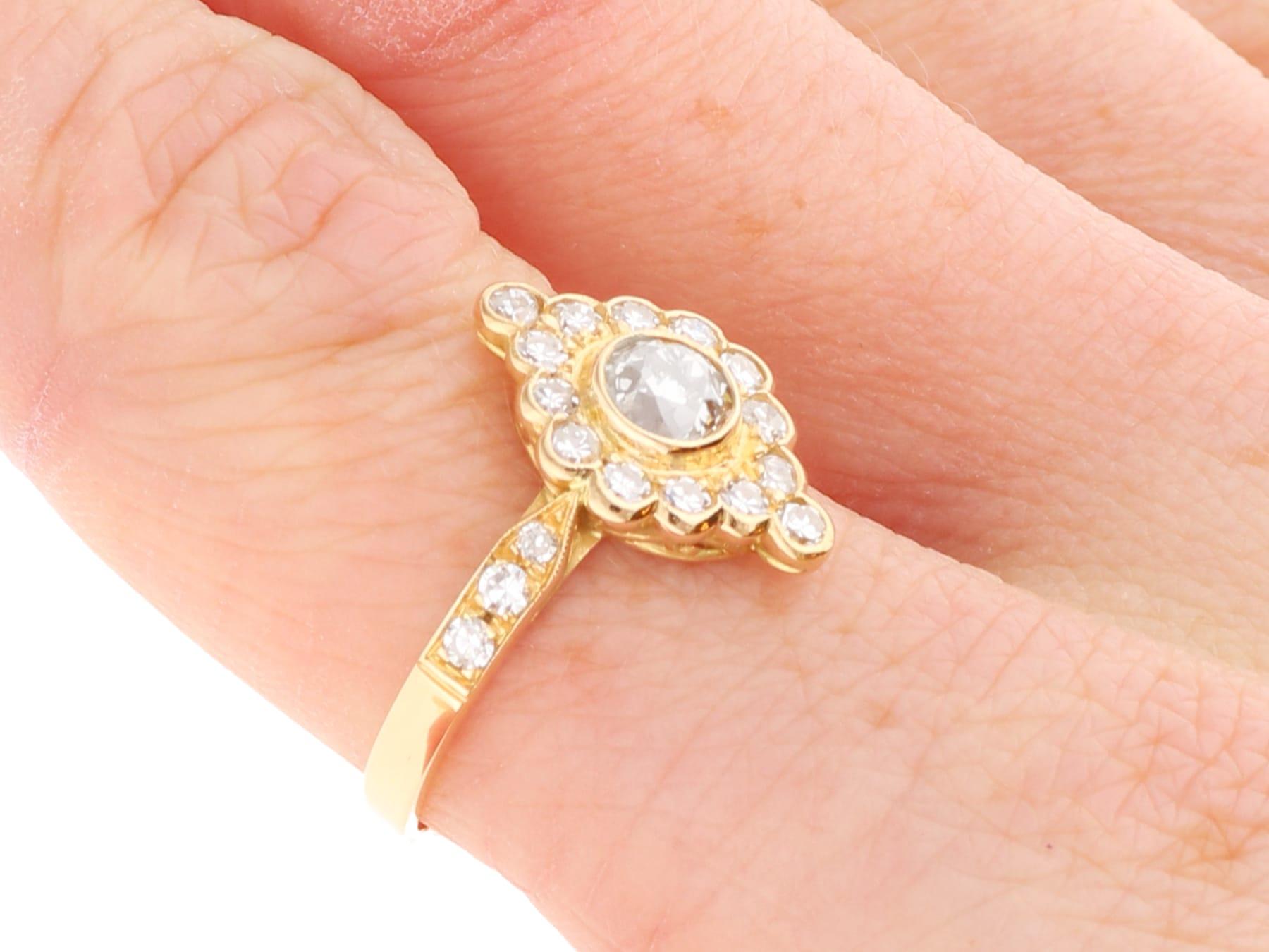 Antique 0.98Ct Diamond and 18k Yellow Gold Ring Circa 1900 For Sale 4