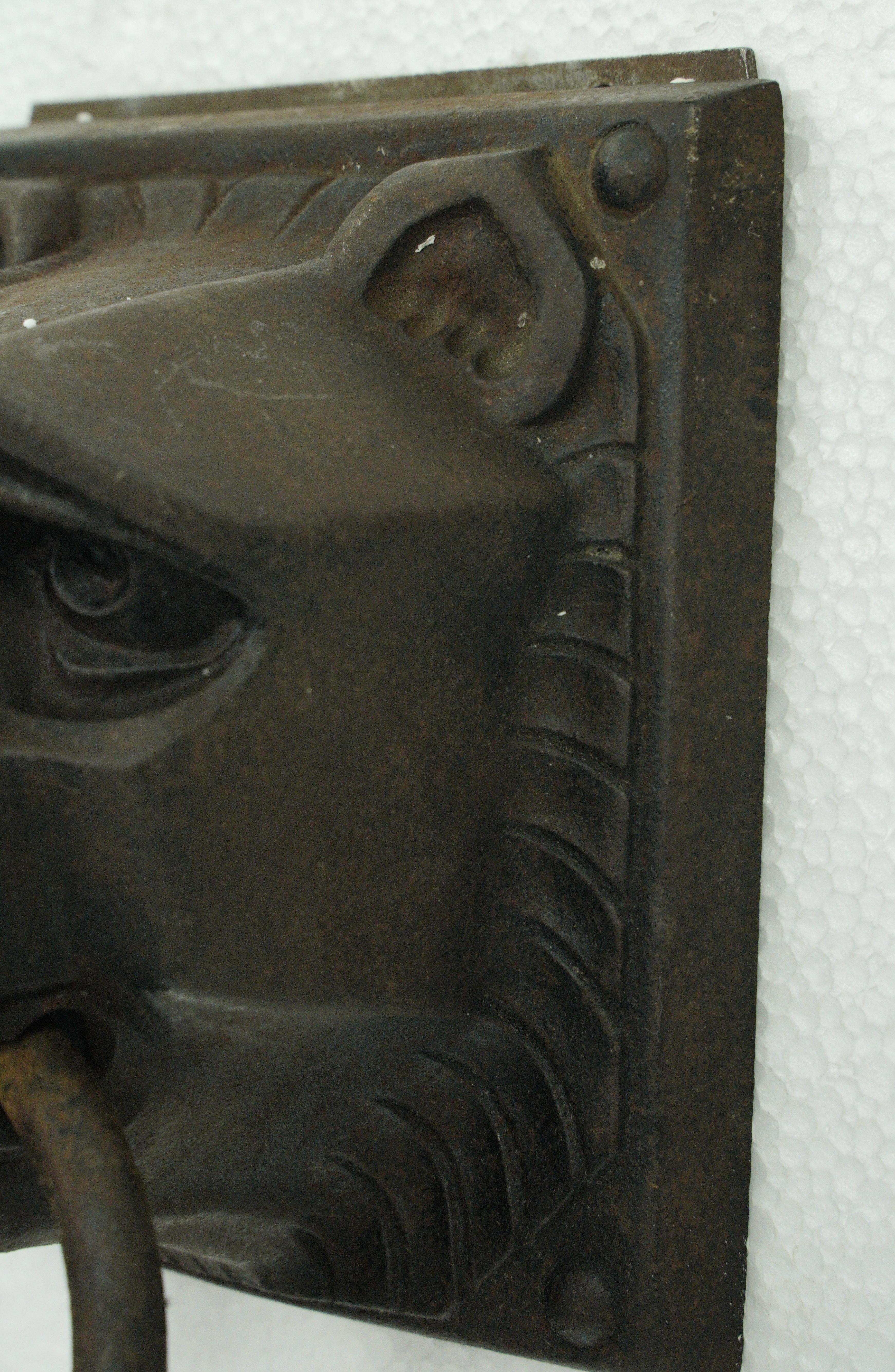 Antique 1 Bulb Cast Iron Lion Head Wall Sconce 1