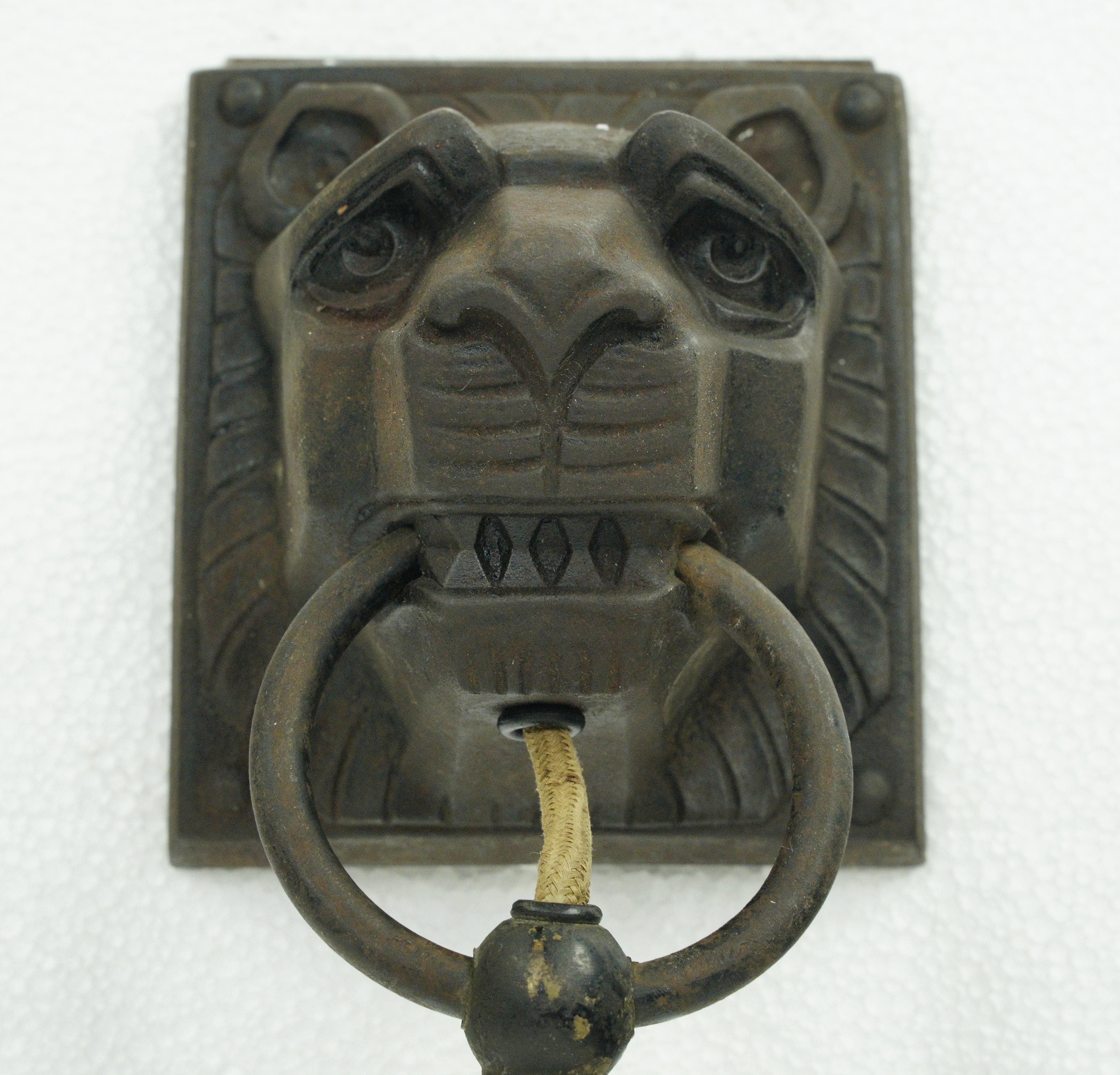 Antique 1 Bulb Cast Iron Lion Head Wall Sconce 4