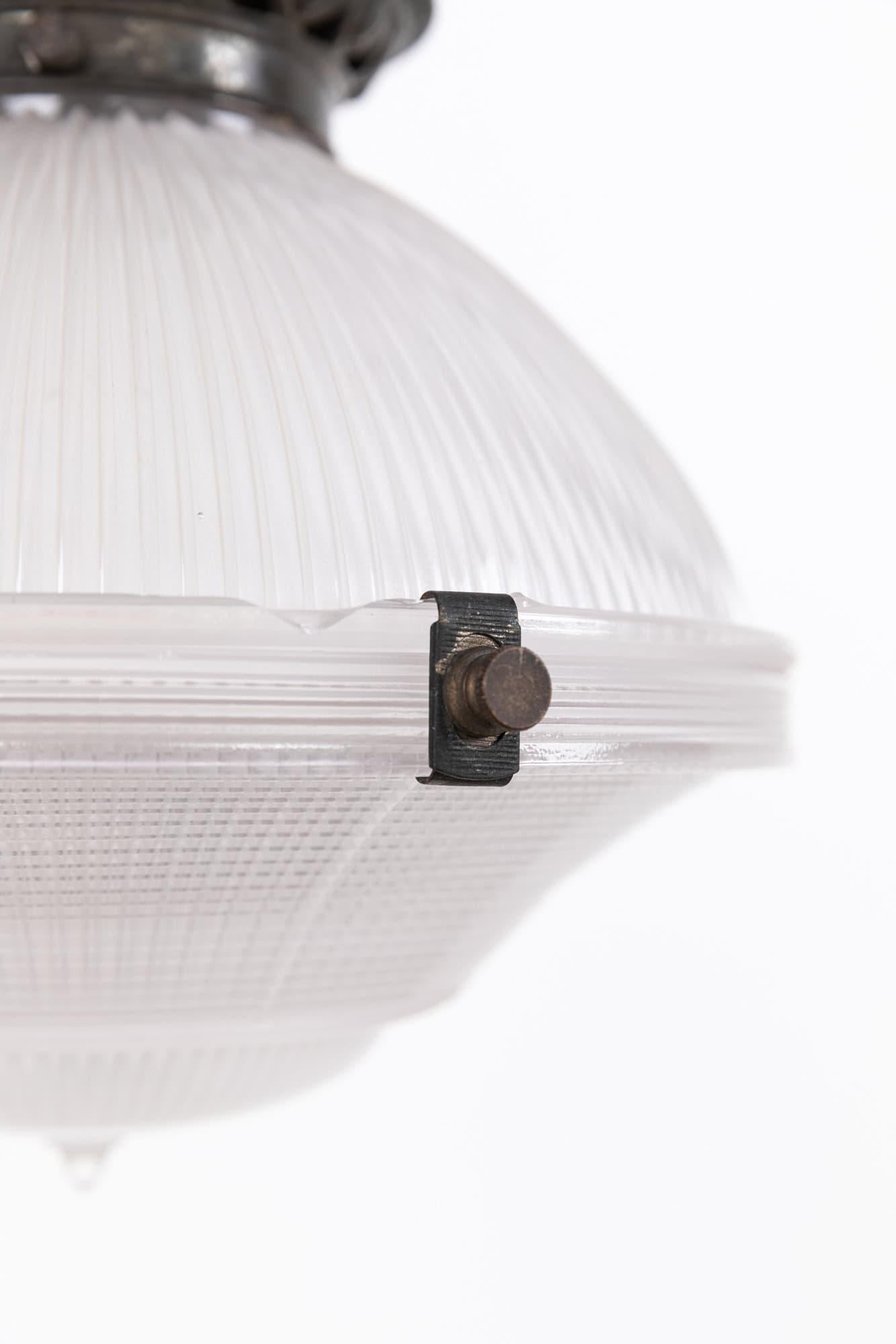 Antica lampada a sospensione in vetro prismatico con riflettore-rifrattore Holophane da 10