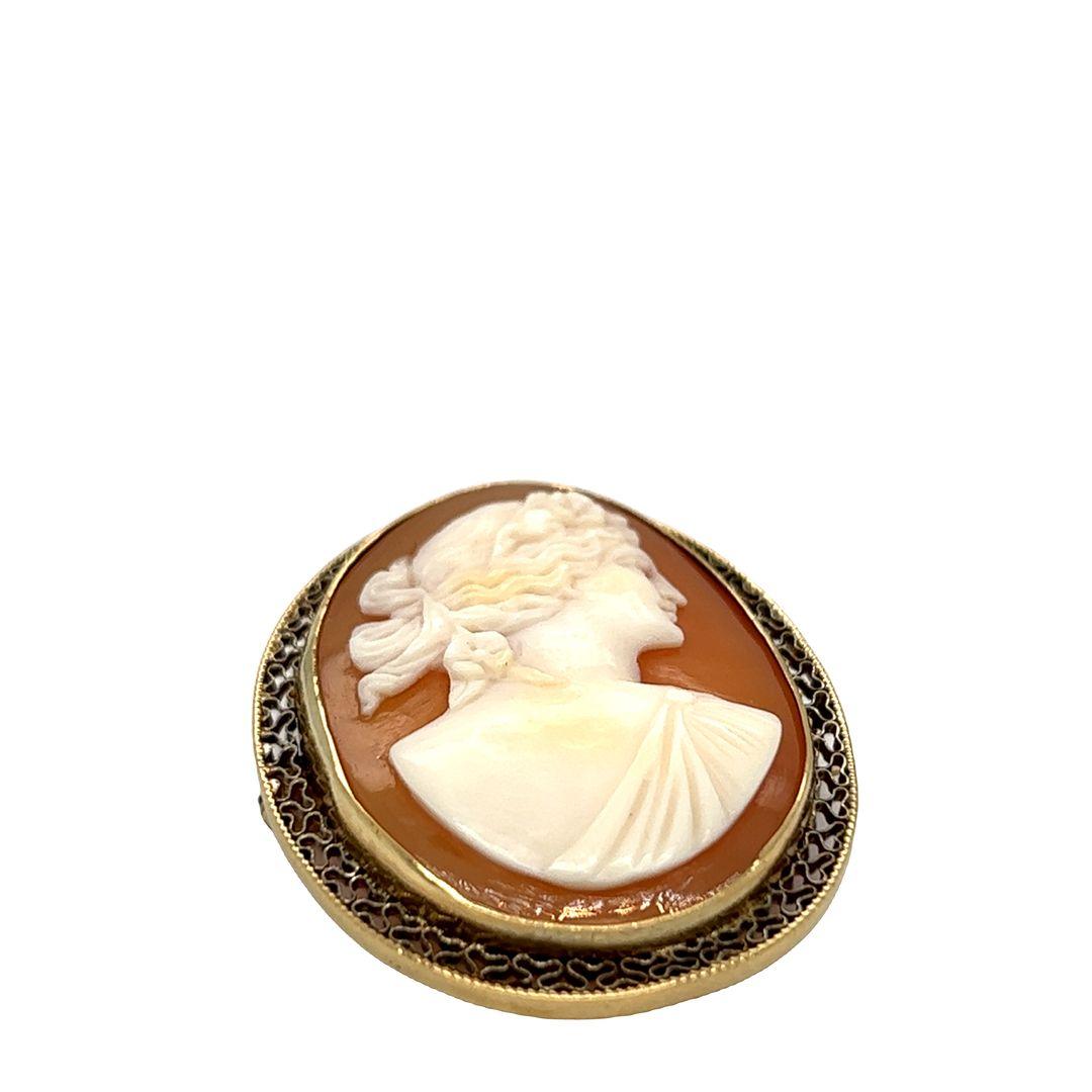 Antique 10 Karat Yellow Gold Cameo Brooch For Sale 2