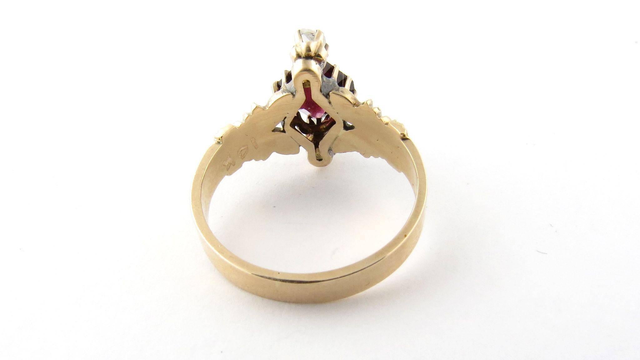 Antique 10 Karat Yellow Gold Garnet and Rose Cut Diamond Ring In Good Condition In Washington Depot, CT