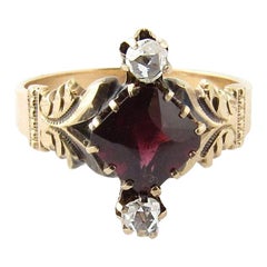 Antique 10 Karat Yellow Gold Garnet and Rose Cut Diamond Ring