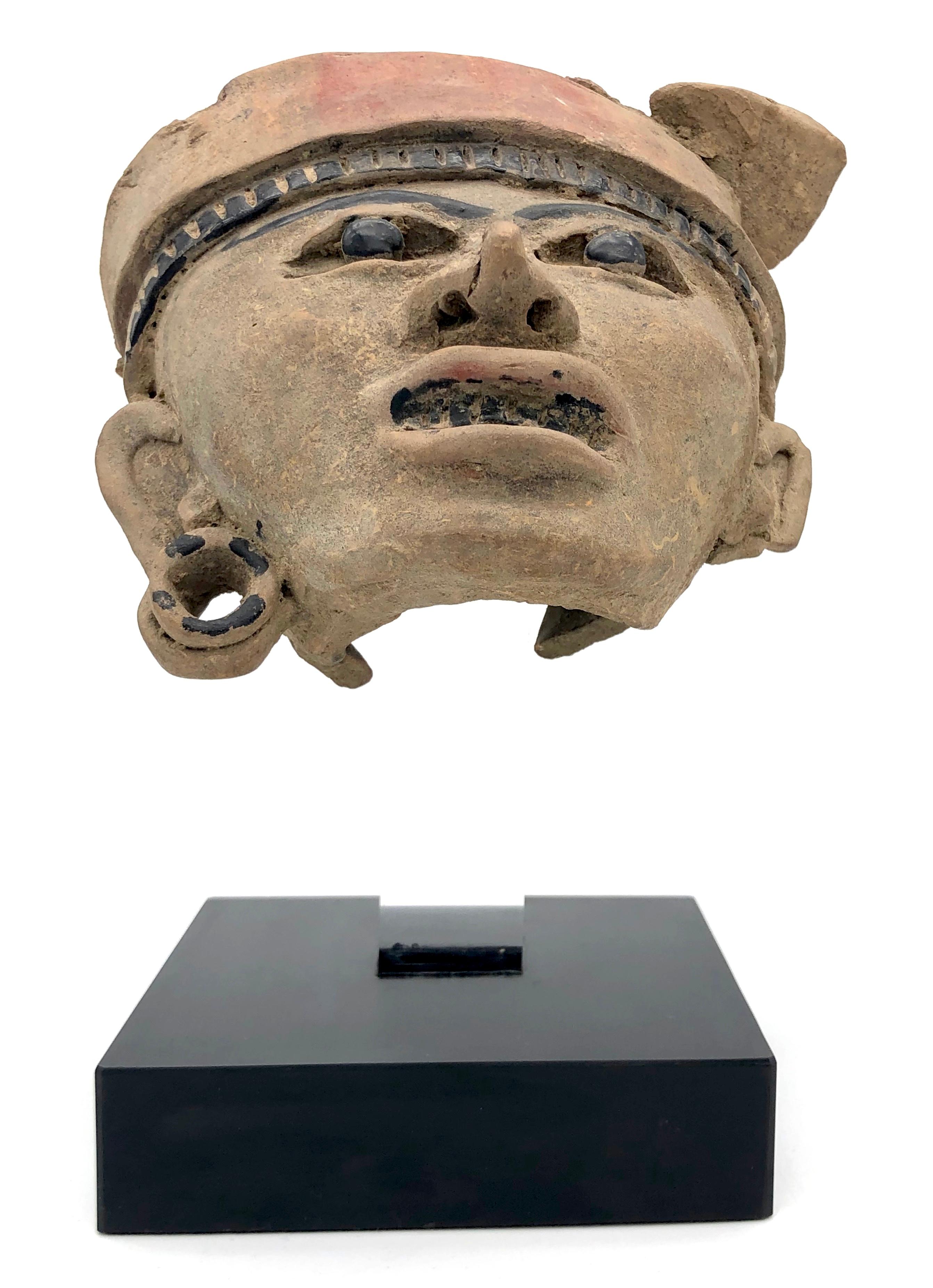 Mexican Antique 100 B.C.-800 A.C. Mexico Remojadas Culture Warrior Terracotta Sculpture For Sale