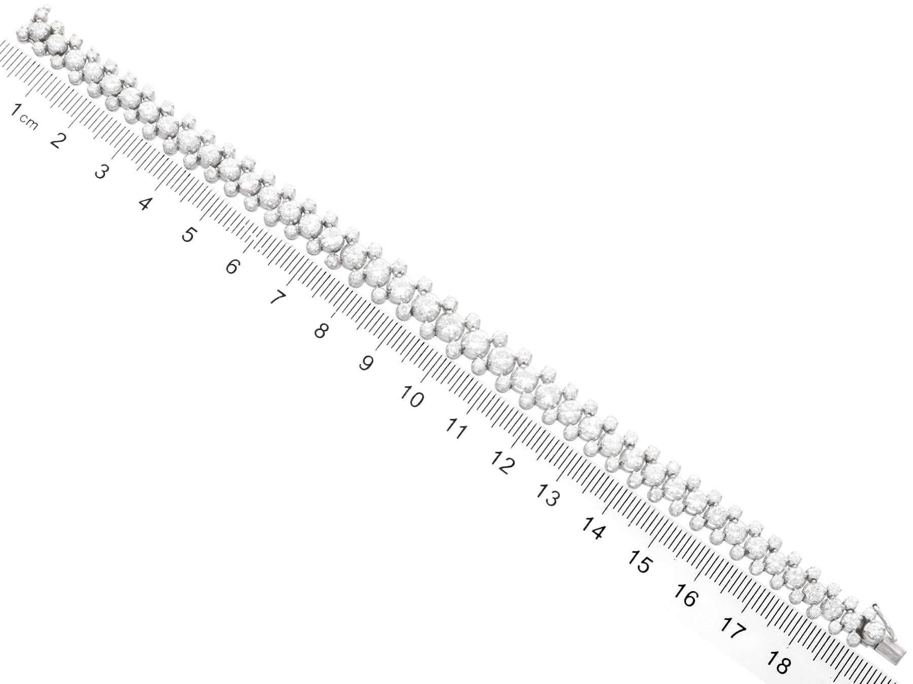 Antico bracciale con diamanti da 10,28 carati e oro bianco 18k Circa 1920 in vendita 6