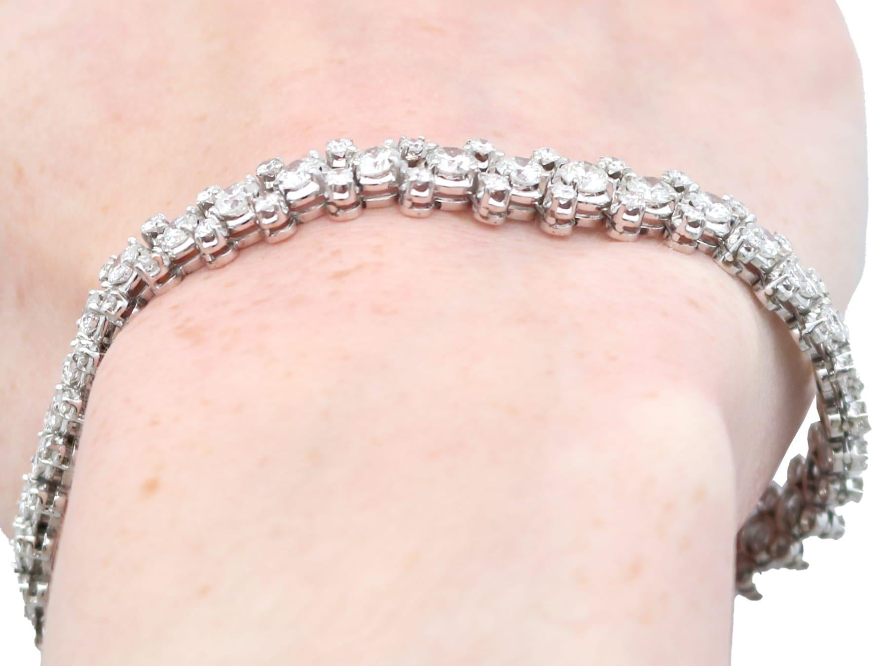 Antico bracciale con diamanti da 10,28 carati e oro bianco 18k Circa 1920 in vendita 9