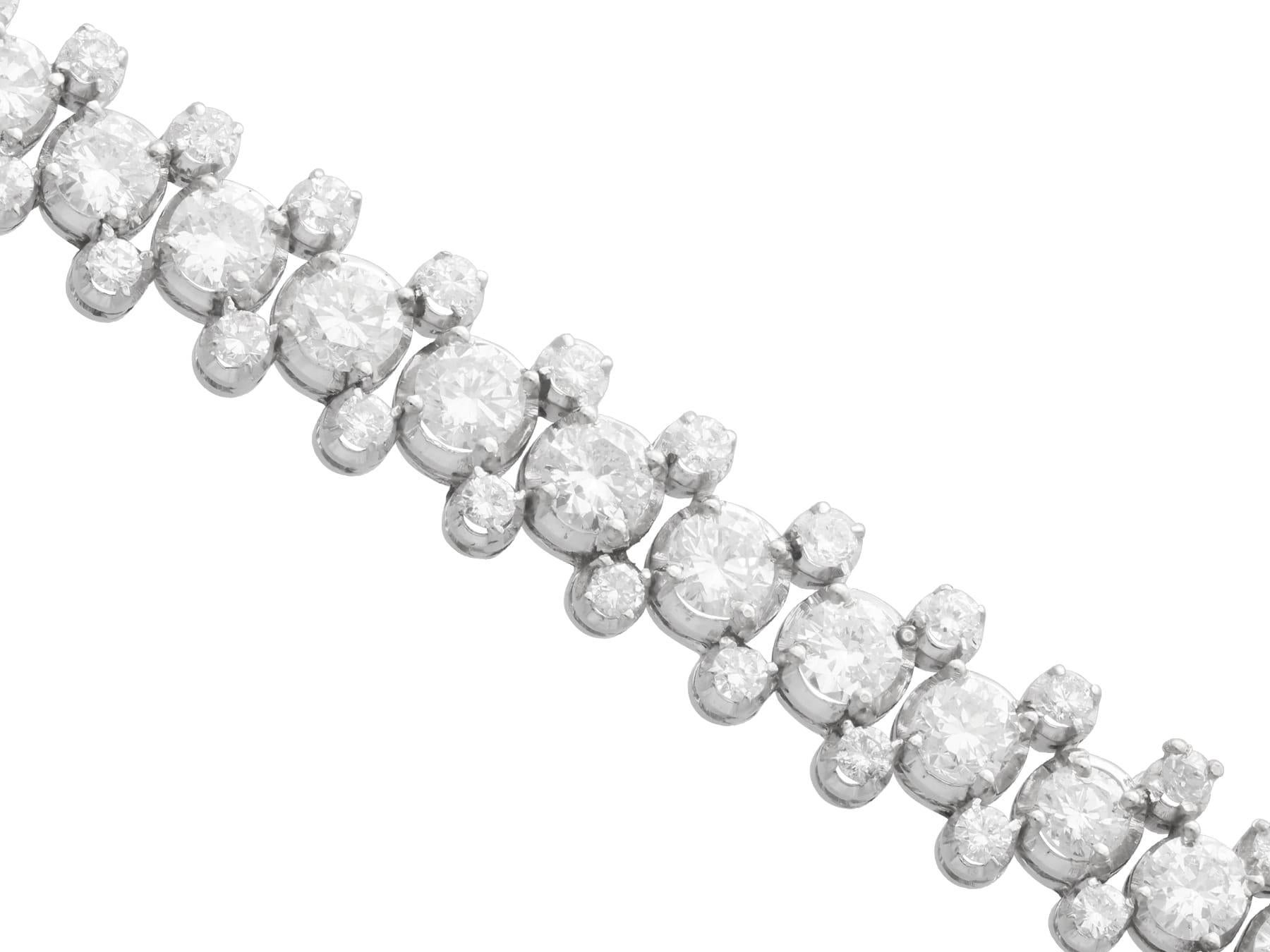 Antico bracciale con diamanti da 10,28 carati e oro bianco 18k Circa 1920 in vendita 1