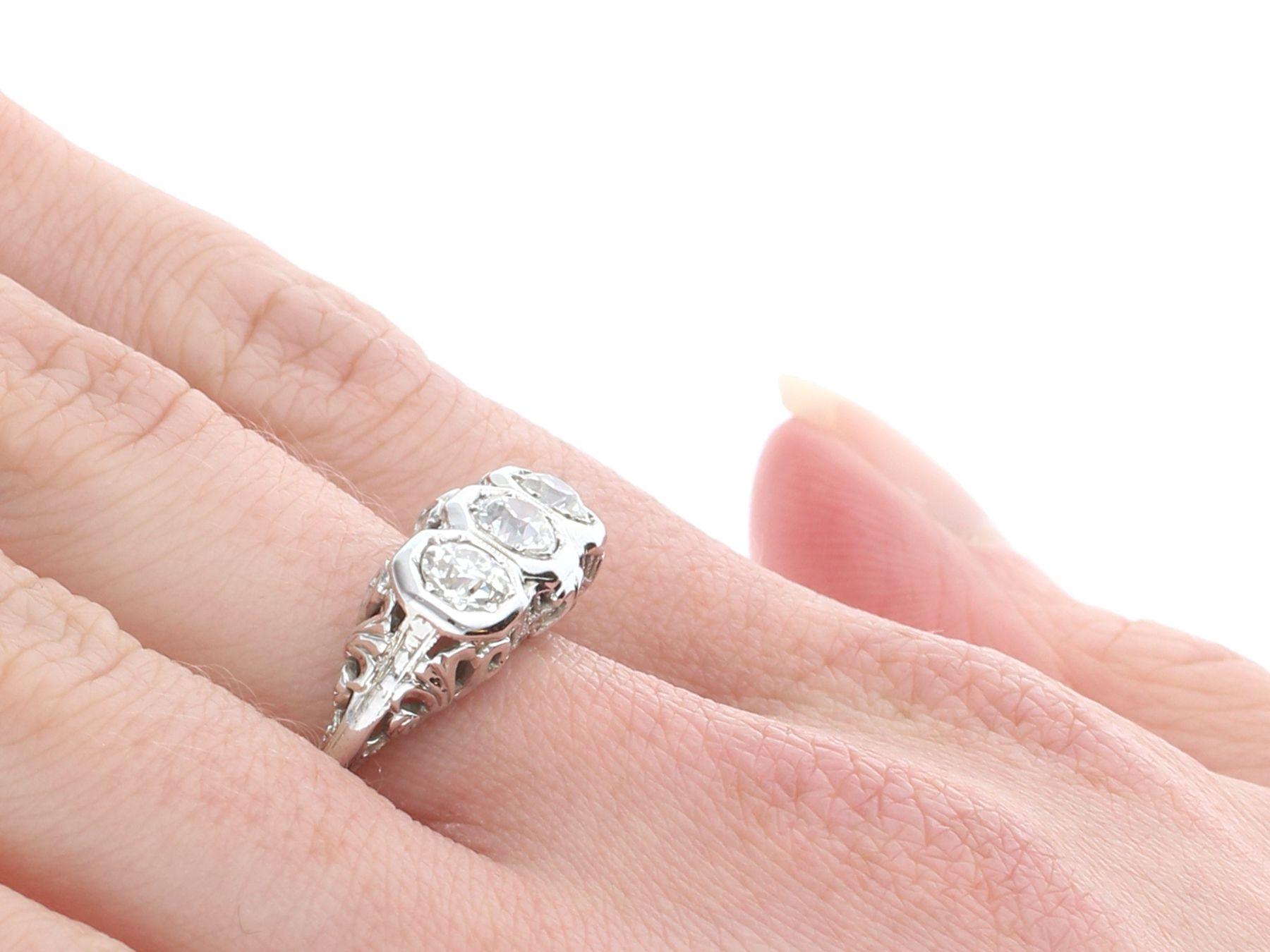 Women's or Men's 1920s antique 1.03 Carat Diamond and 18K White Gold Trilogy Ring For Sale