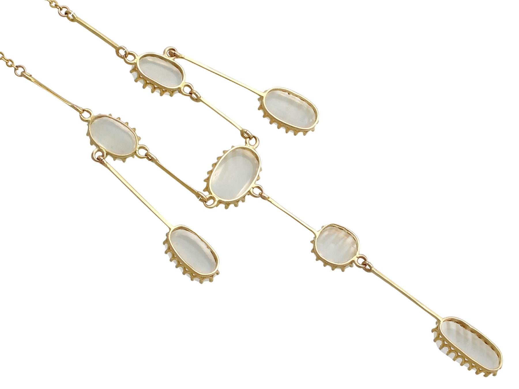 Antique 10.35 Carat Cabochon Cut Moonstone and Yellow Gold Pendant Drop Necklace For Sale 1