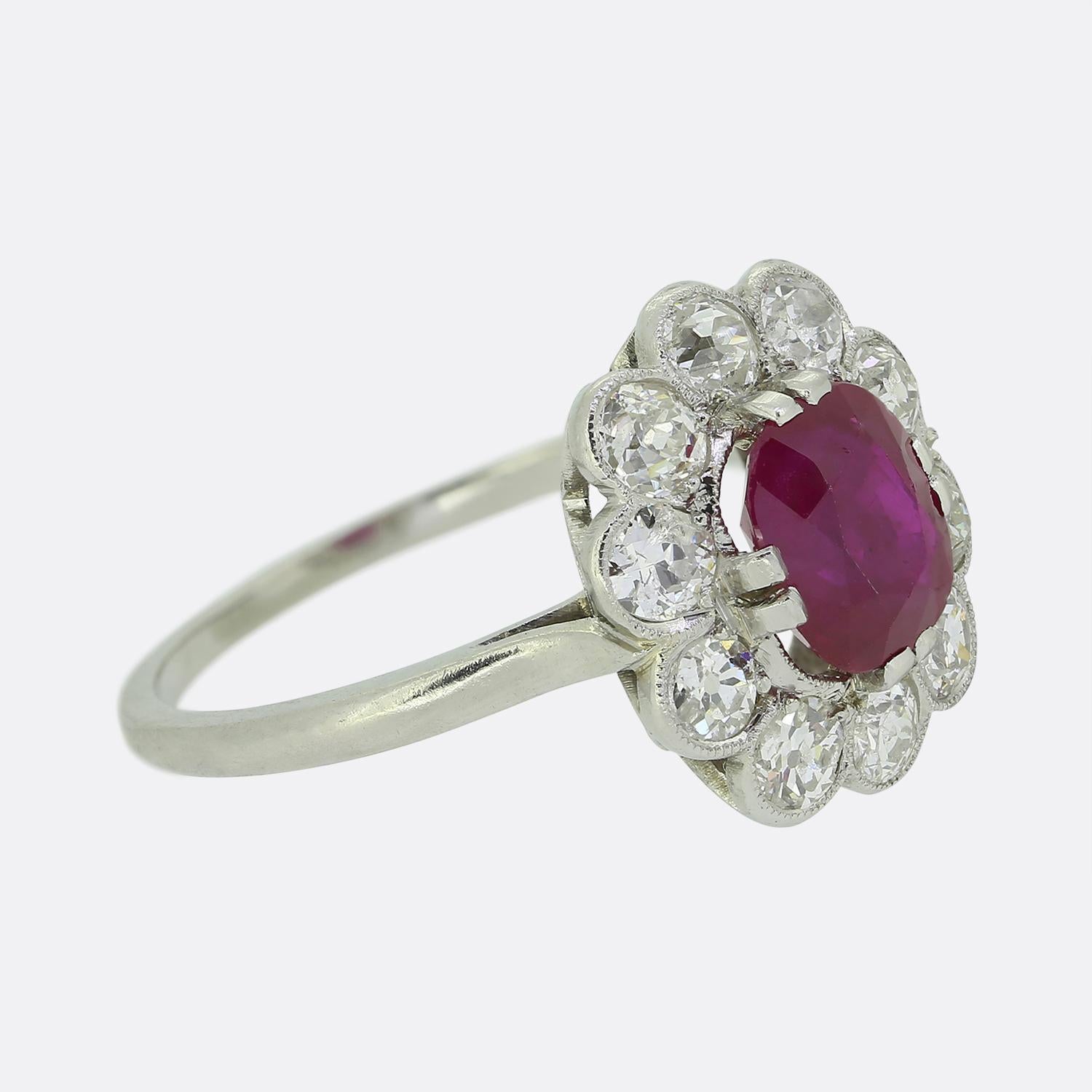 Anillo antiguo de rubí birmano y diamantes de 1,05 quilates Art Decó en venta