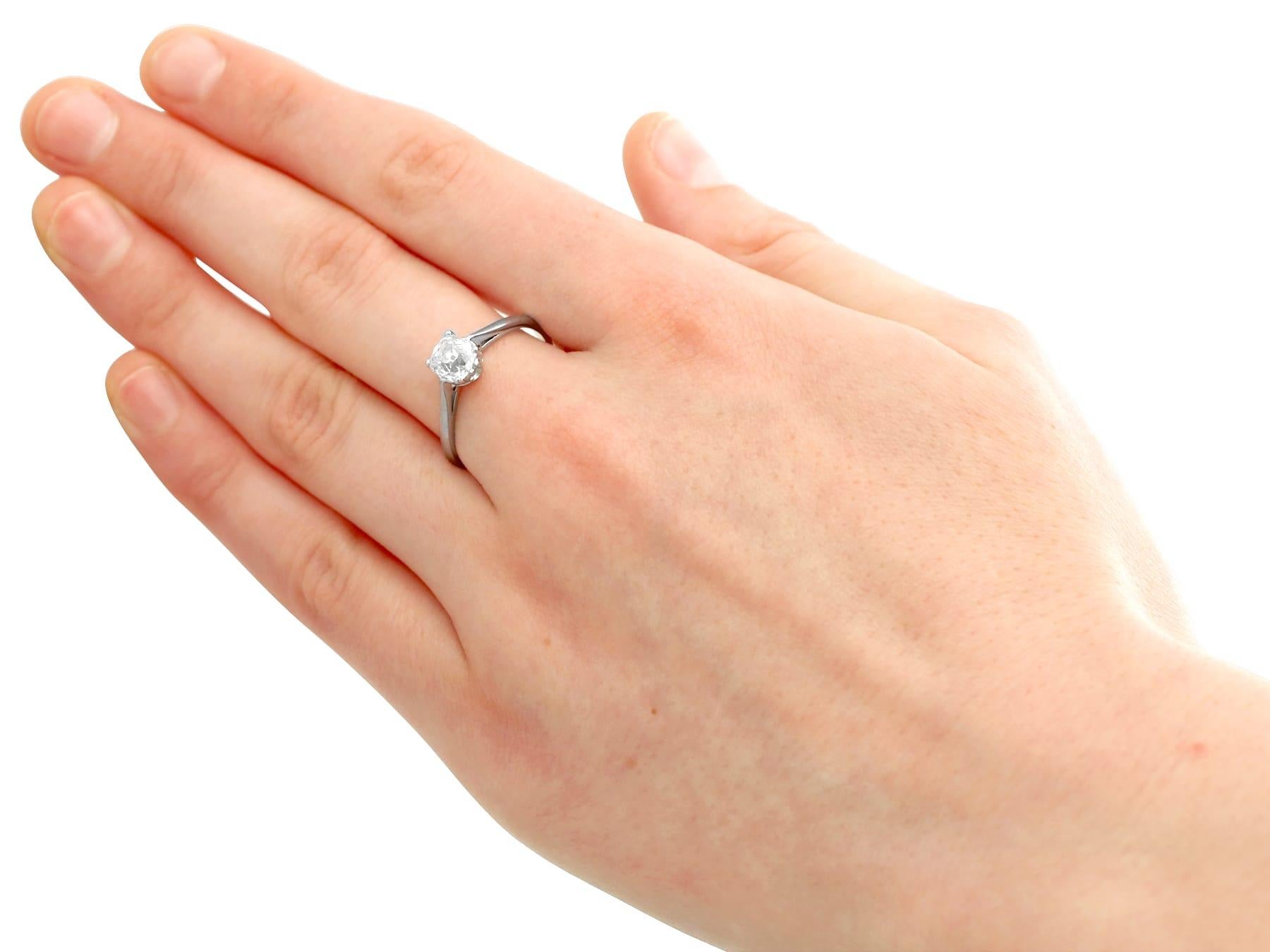 Anillo de compromiso solitario de oro blanco y diamante antiguo de 1,05 quilates en venta 2