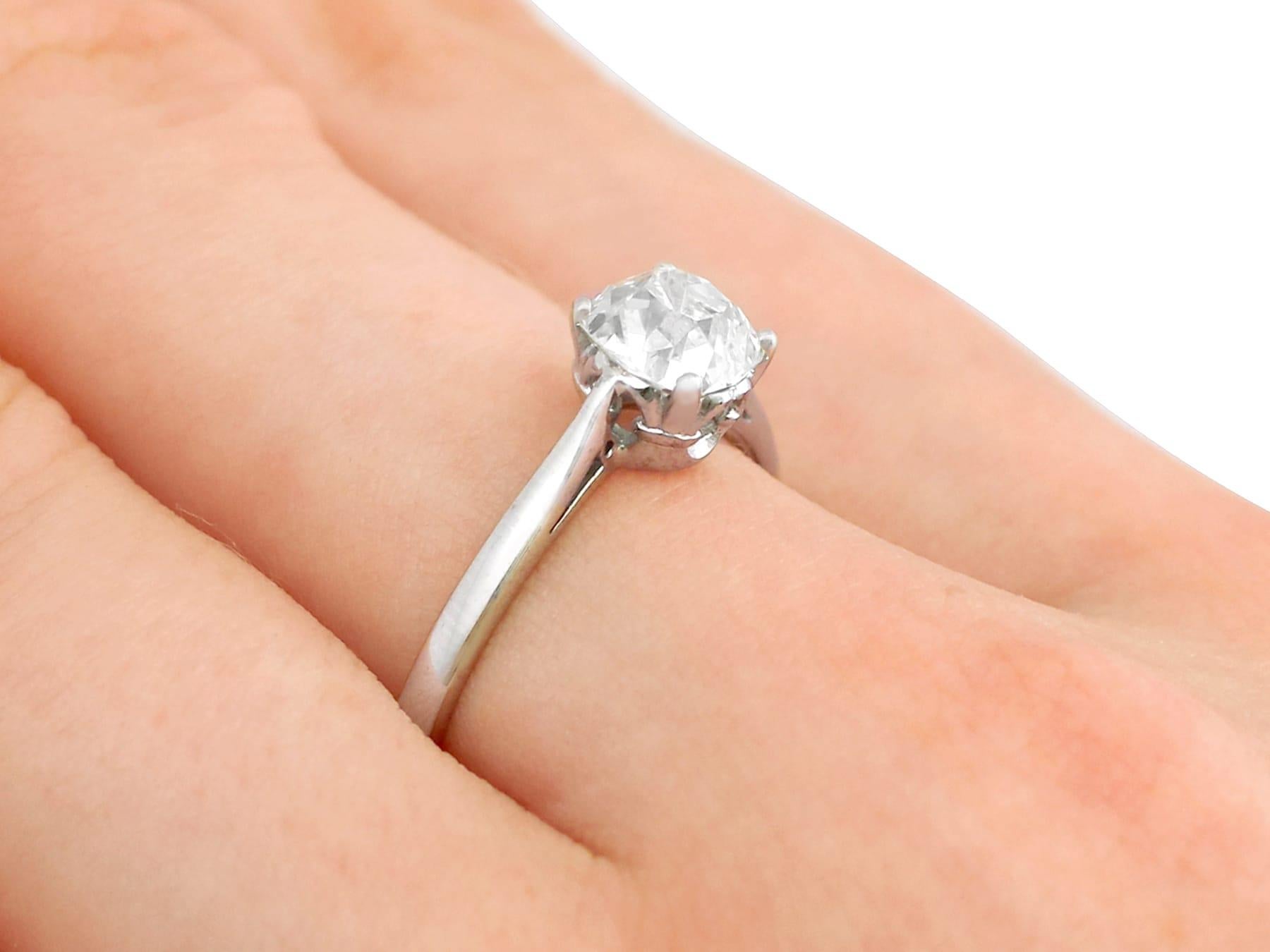 Anillo de compromiso solitario de oro blanco y diamante antiguo de 1,05 quilates en venta 3