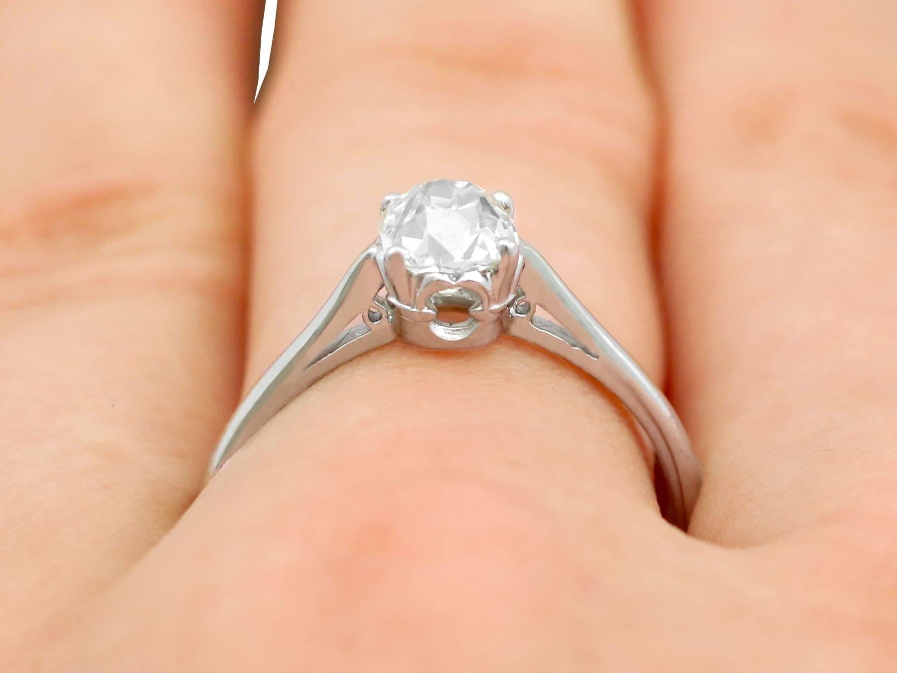 Antique 1.05 Carat Diamond and White Gold Solitaire Engagement Ring For Sale 3