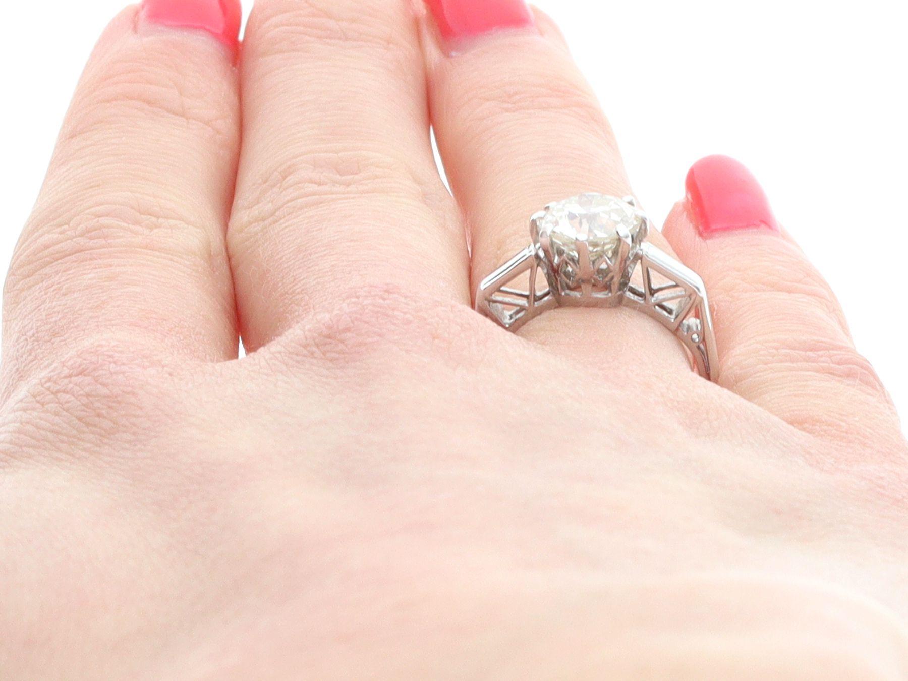 Women's or Men's Antique 1.70 Carat Diamond and Platinum Solitaire Ring