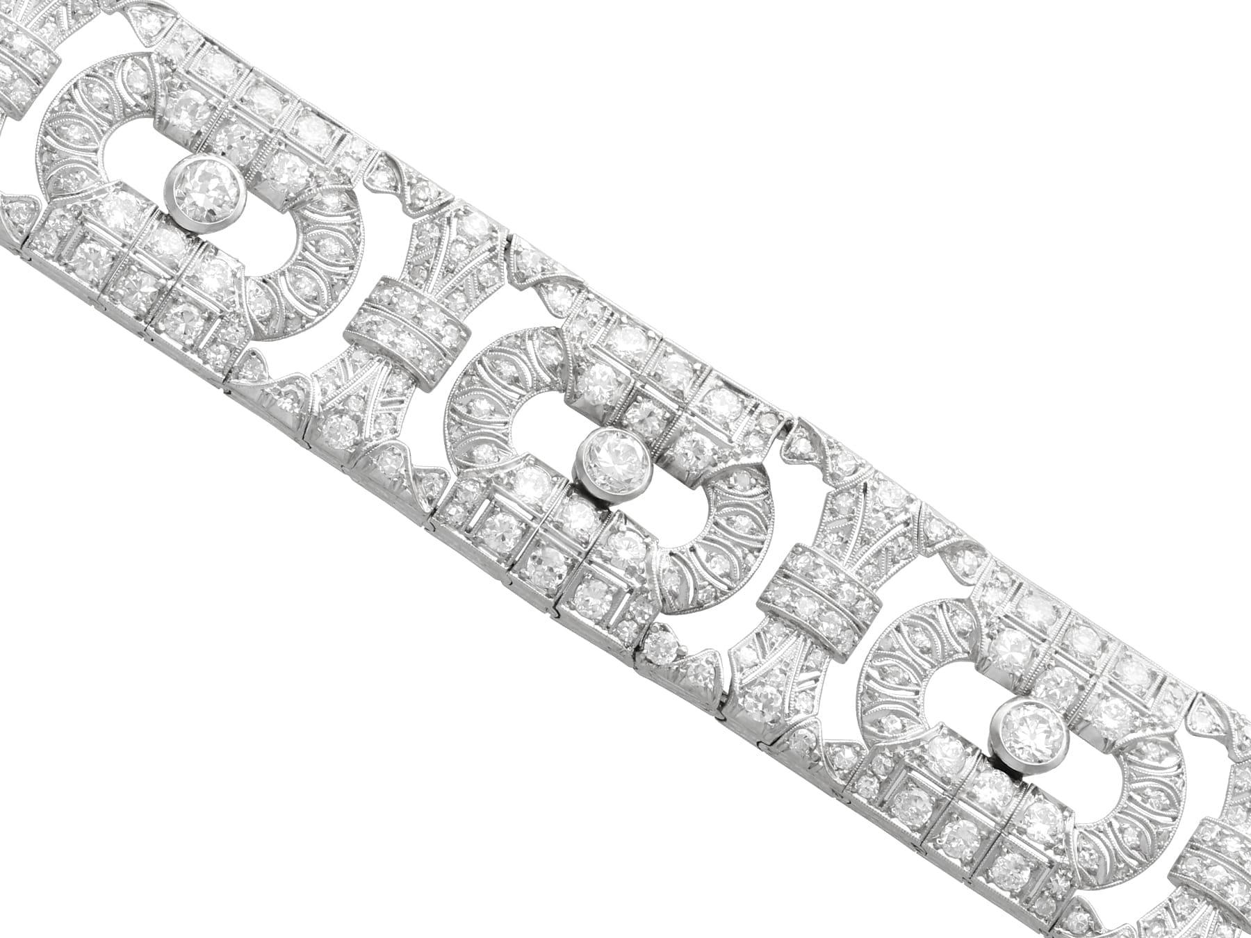 Round Cut 1920s Art Deco 11.32 Carat Diamond and Platinum Bracelet For Sale