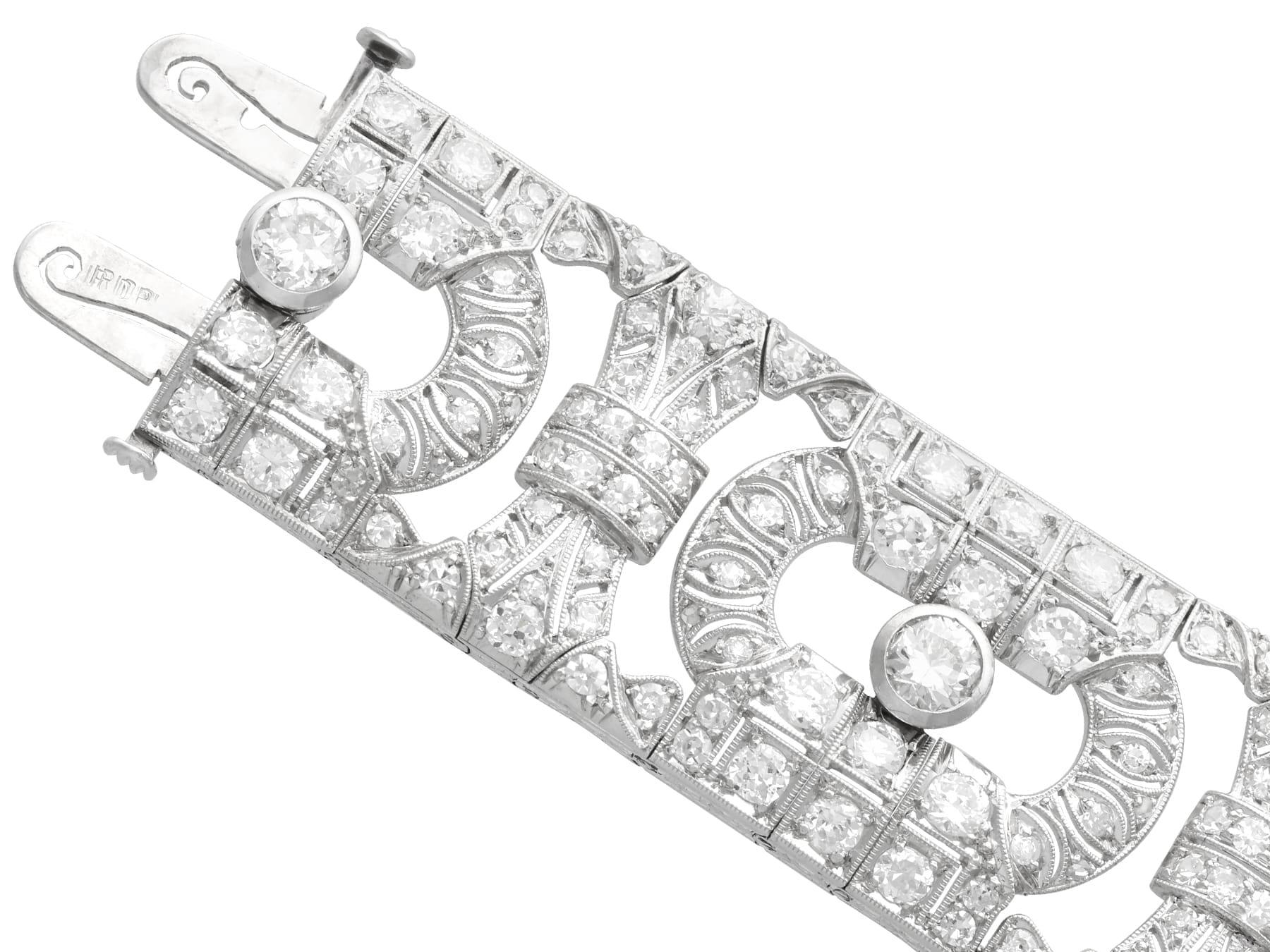 1920s Art Deco 11.32 Carat Diamond and Platinum Bracelet For Sale 2
