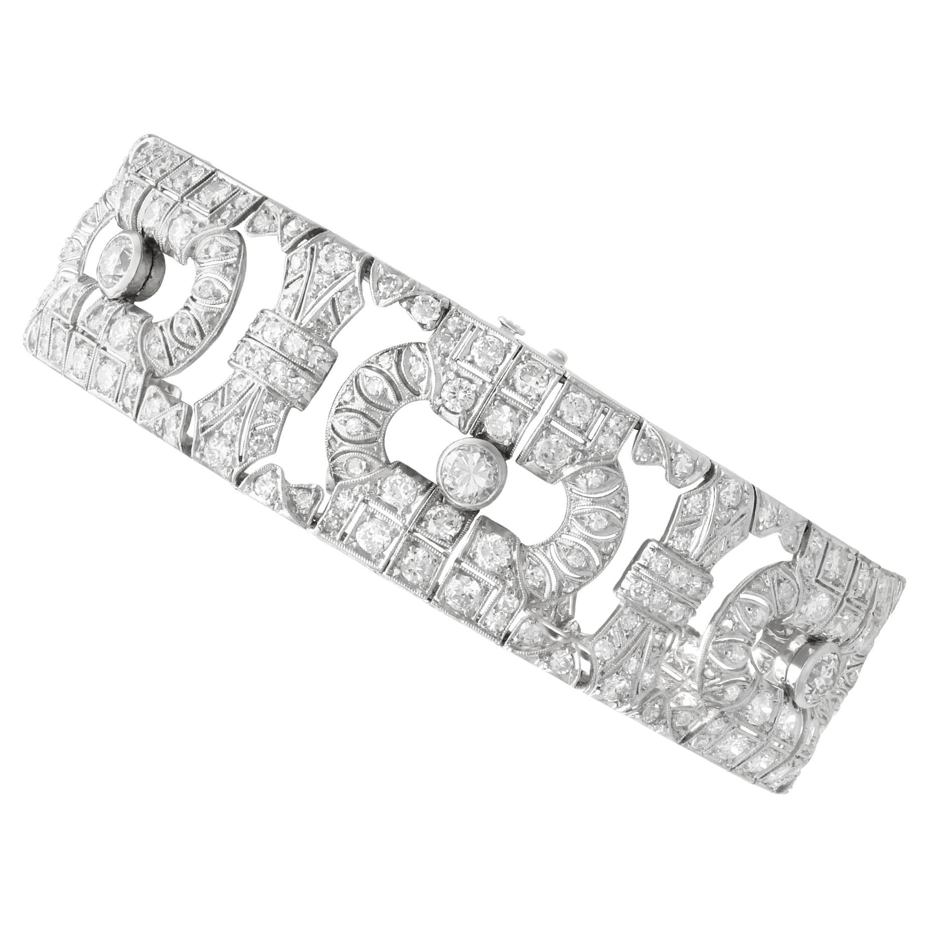 1920s Art Deco 11.32 Carat Diamond and Platinum Bracelet For Sale