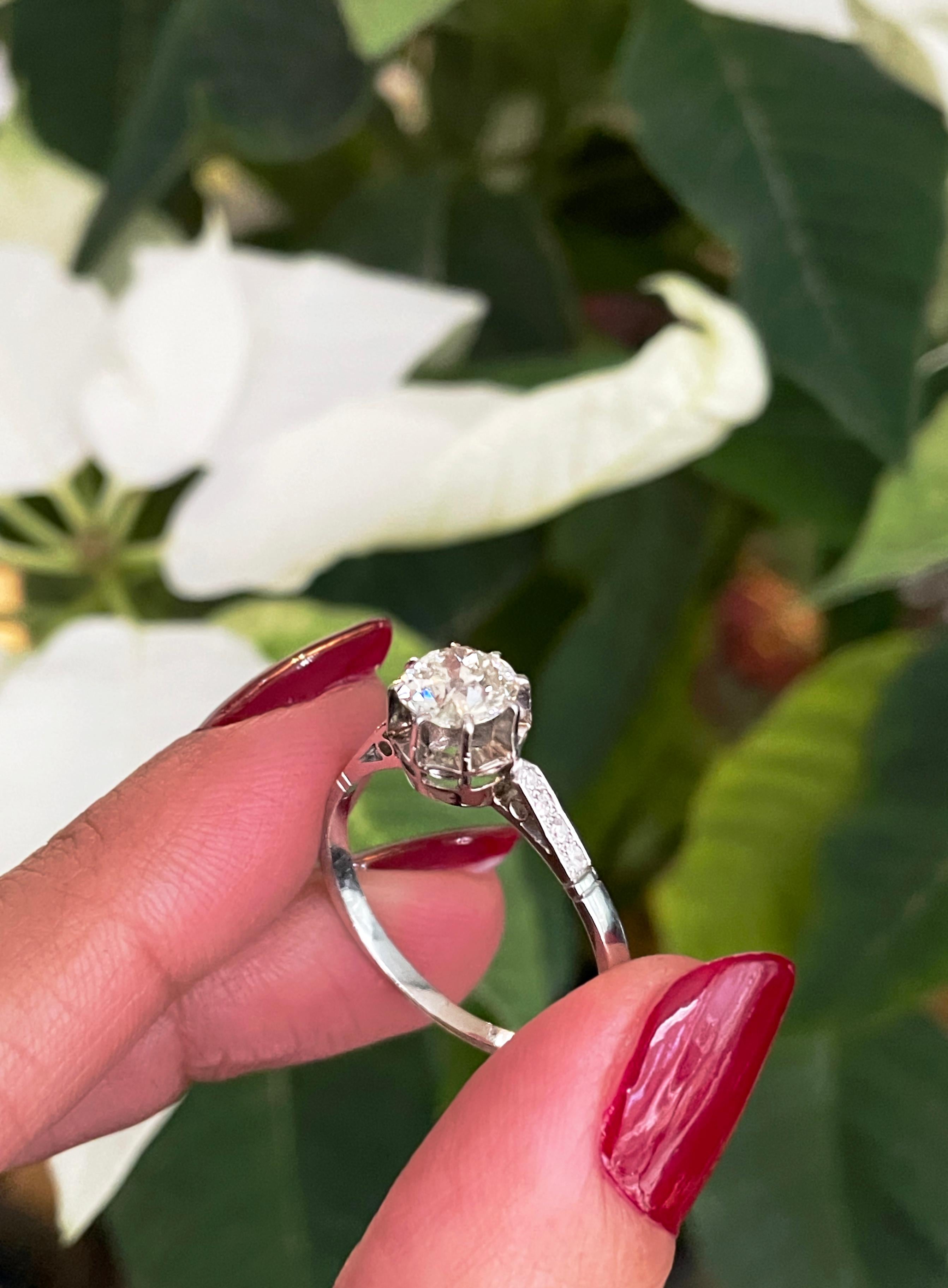 Antique 1.09 Carat Old Cut Diamond Platinum Engagement Ring, circa 1910 In Good Condition For Sale In London, GB