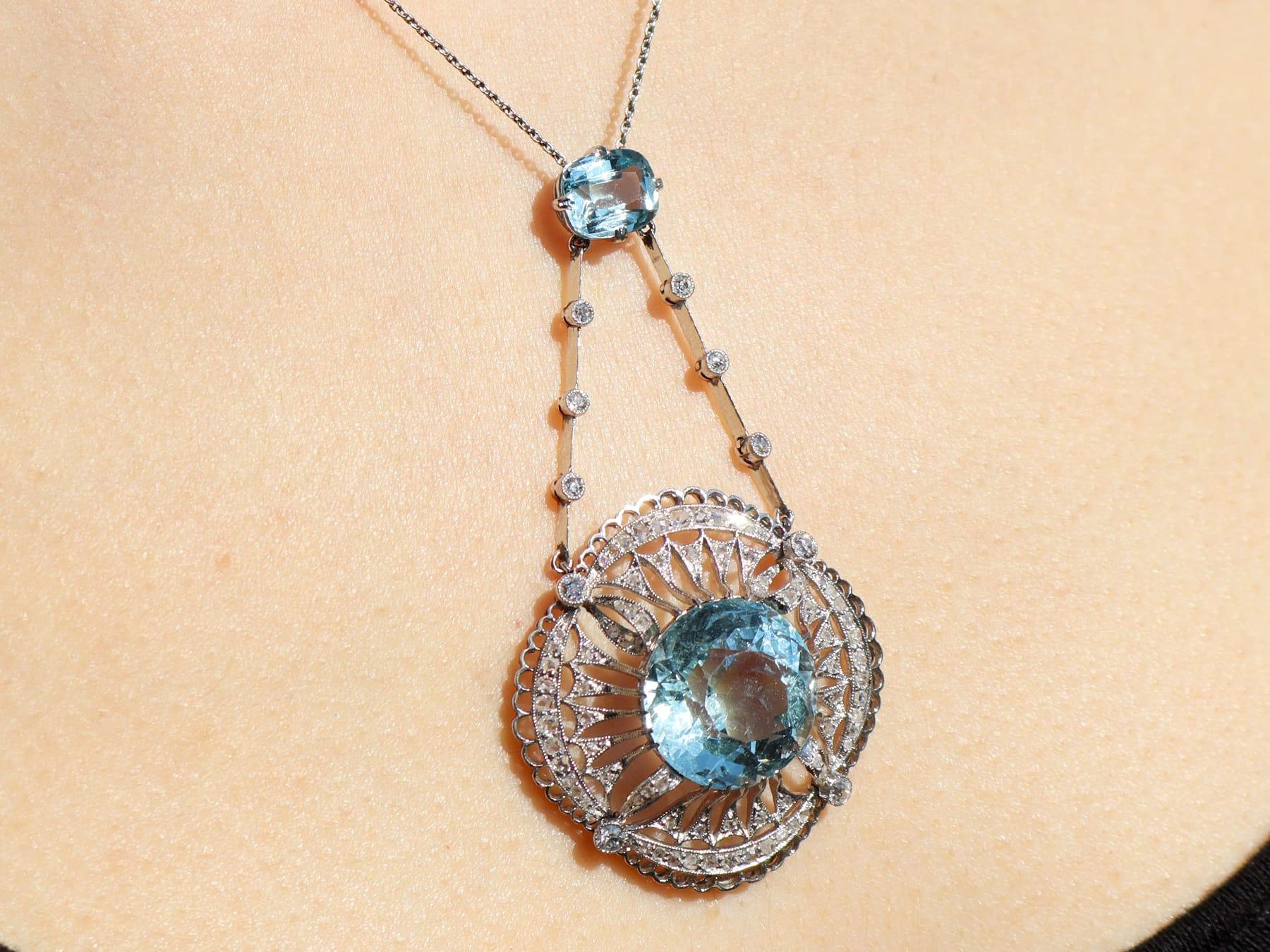 Antique 10.97 Carat Aquamarine, Topaz and Diamond Platinum Necklace (1920s) For Sale 3