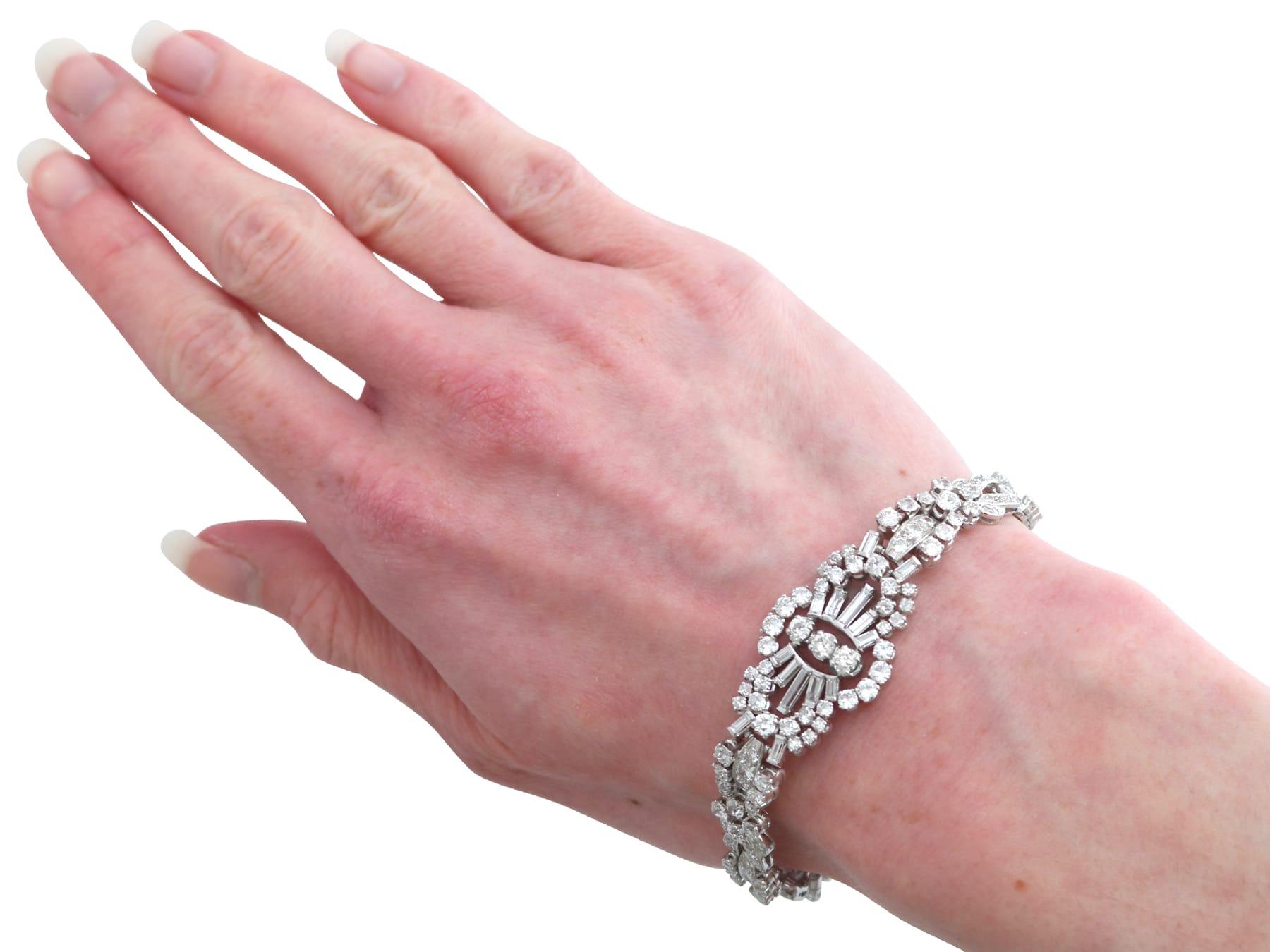 Antique 10.99 Carat Diamond and Platinum Bracelet Circa 1930 For Sale 5