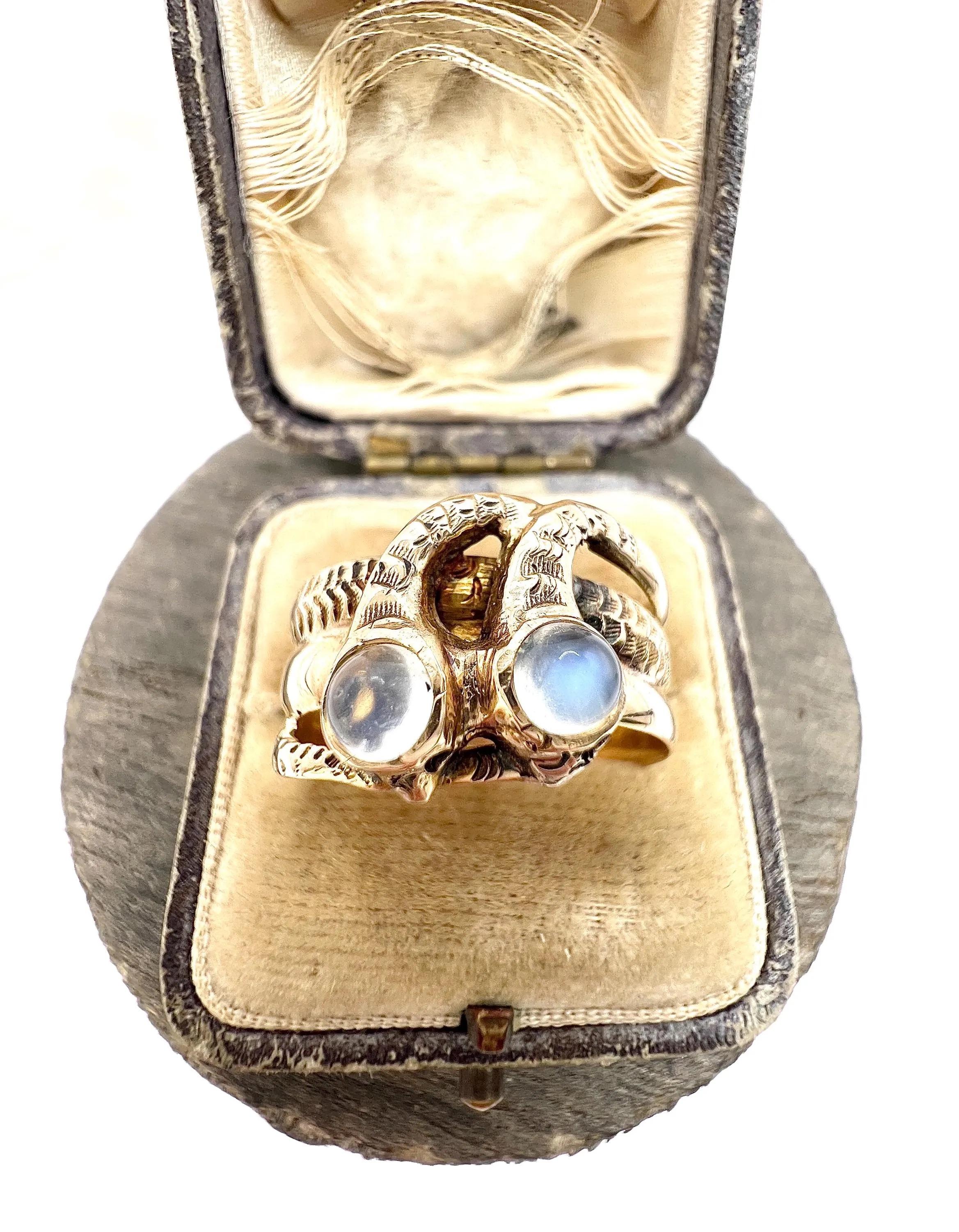 Antiker 10ct Gold, 1920er Jahre Doppelköpfiger Mondstein Schlangenring für Damen oder Herren im Angebot