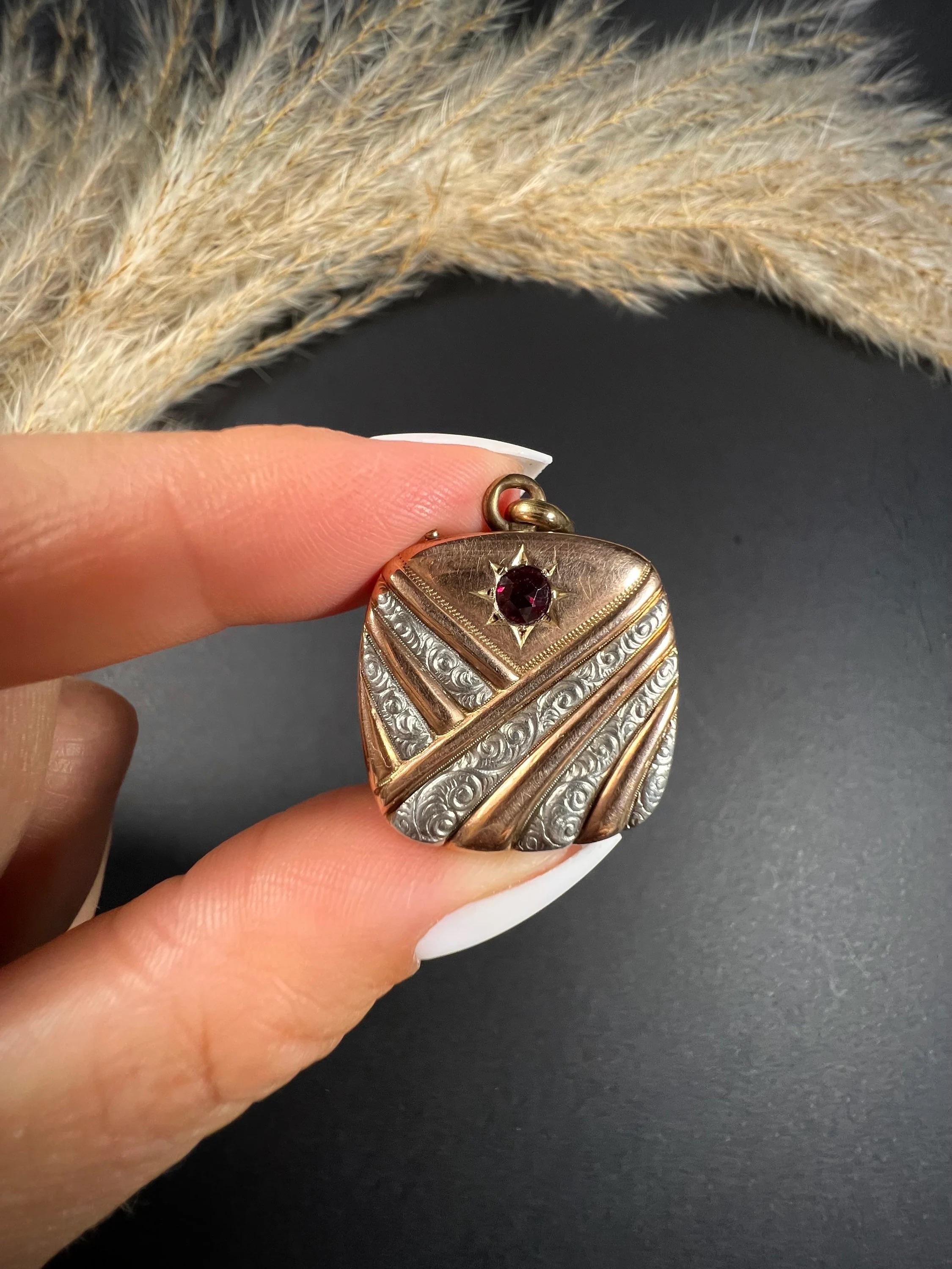 Antico medaglione quadrato in oro rosa 10ct Edwardian con granato in vendita 1