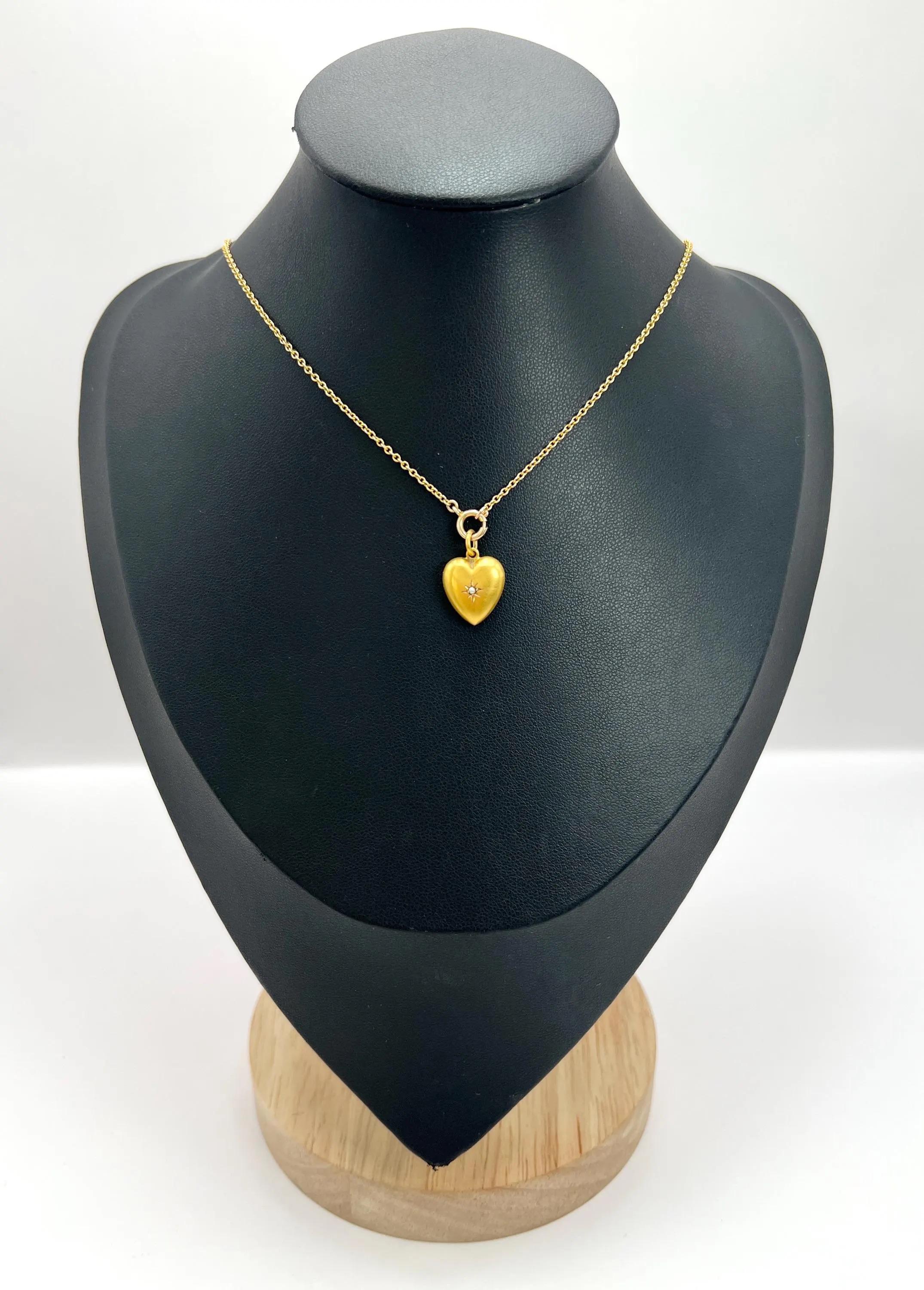 Antique 10ct Yellow Gold, Victorian Seed Pearl Heart Pendant Charm Victoriano en venta