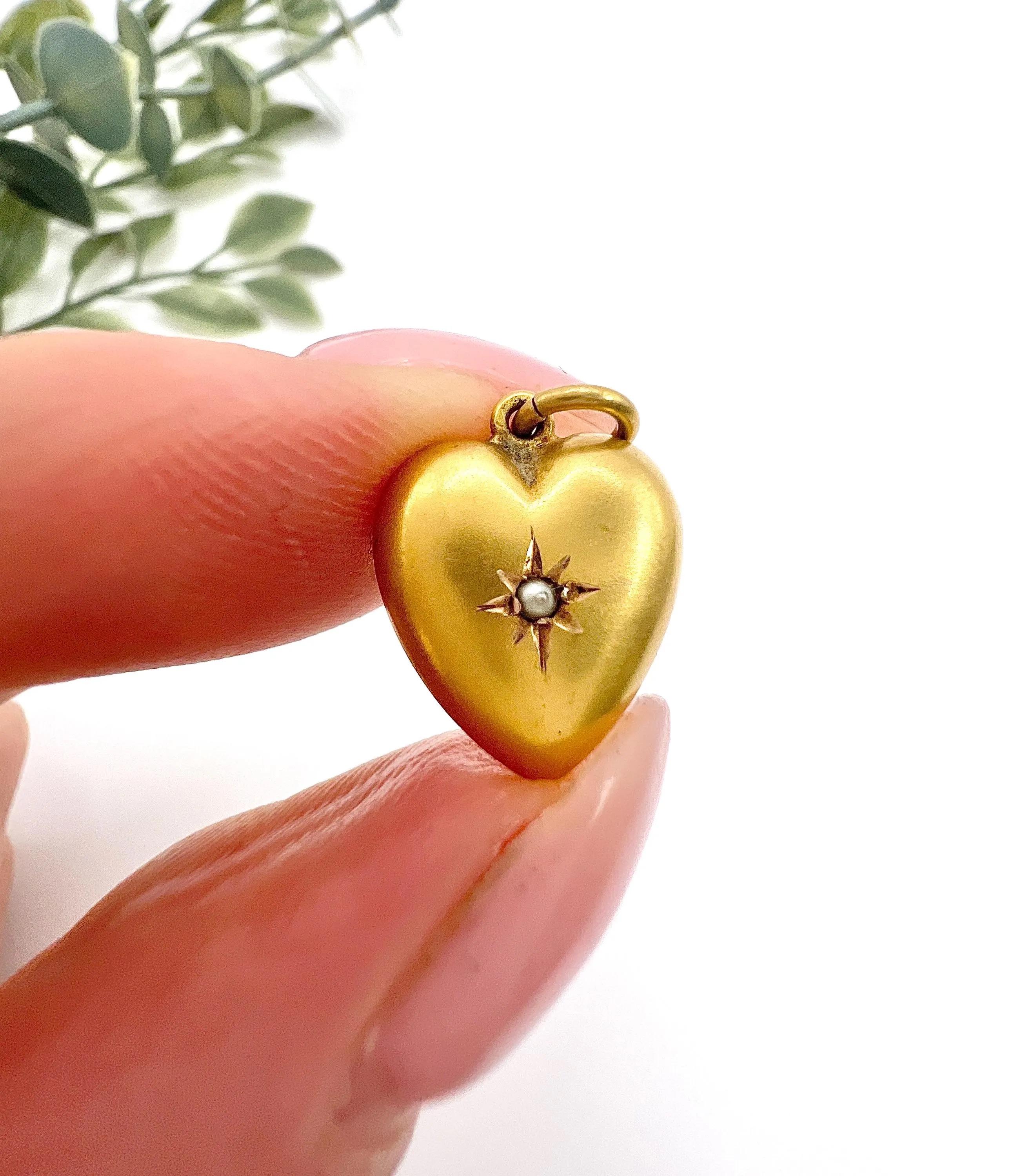 Antique 10ct Yellow Gold, Victorian Seed Pearl Heart Pendant Charm en venta 3