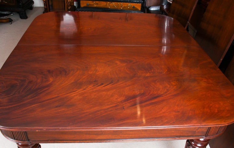 Antique Regency Flame Mahogany Extending Dining Table 19th Century For Sale 6