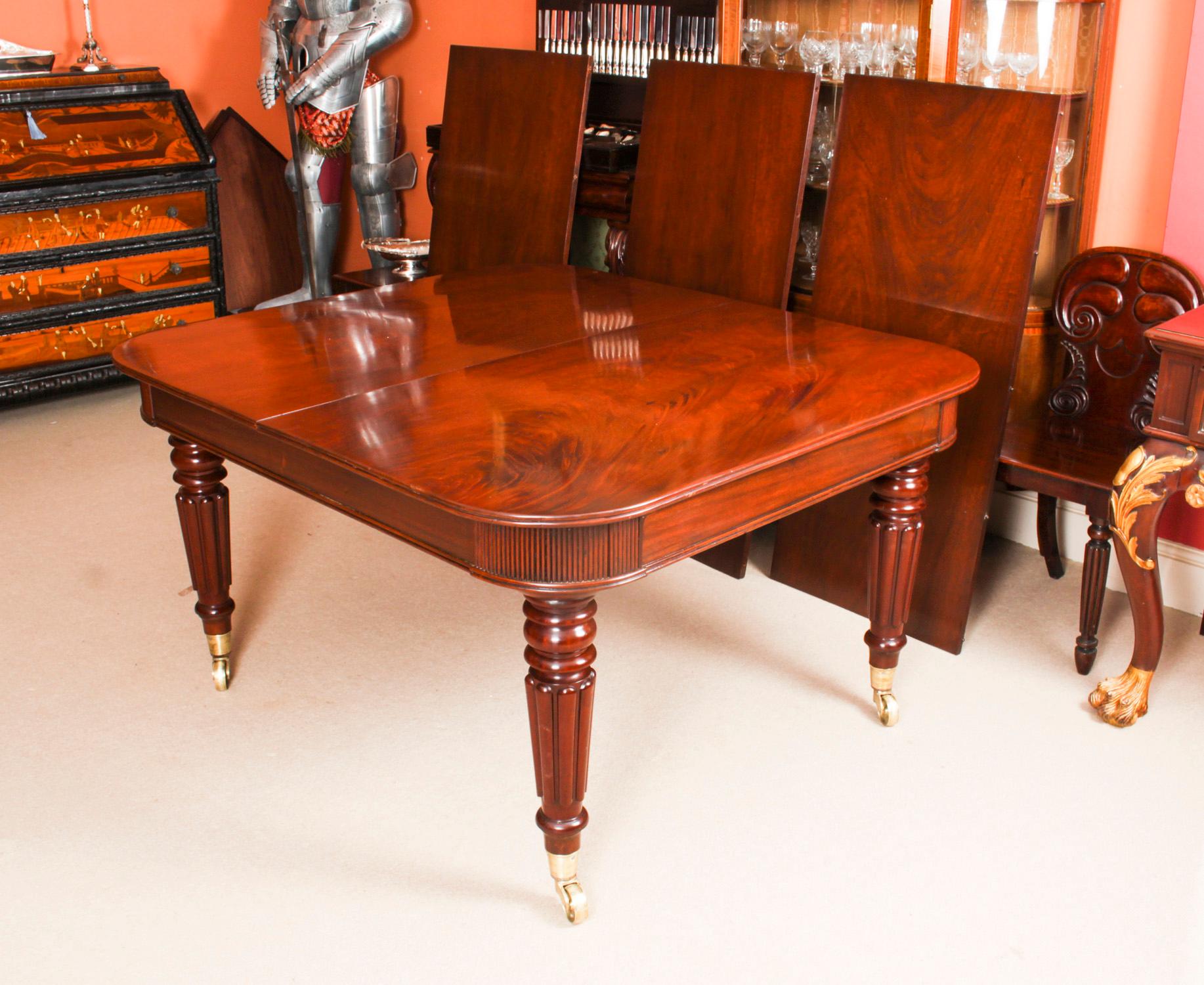 Antique Regency Flame Mahogany Extending Dining Table 19th Century 4