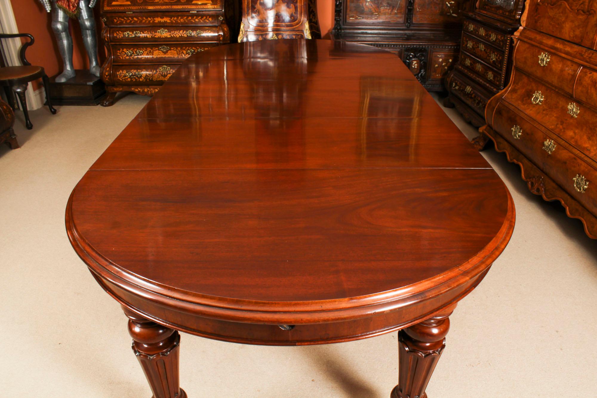 Mid-19th Century Antique 10ft Victorian Flame Mahogany Extending Dining Table 19thC