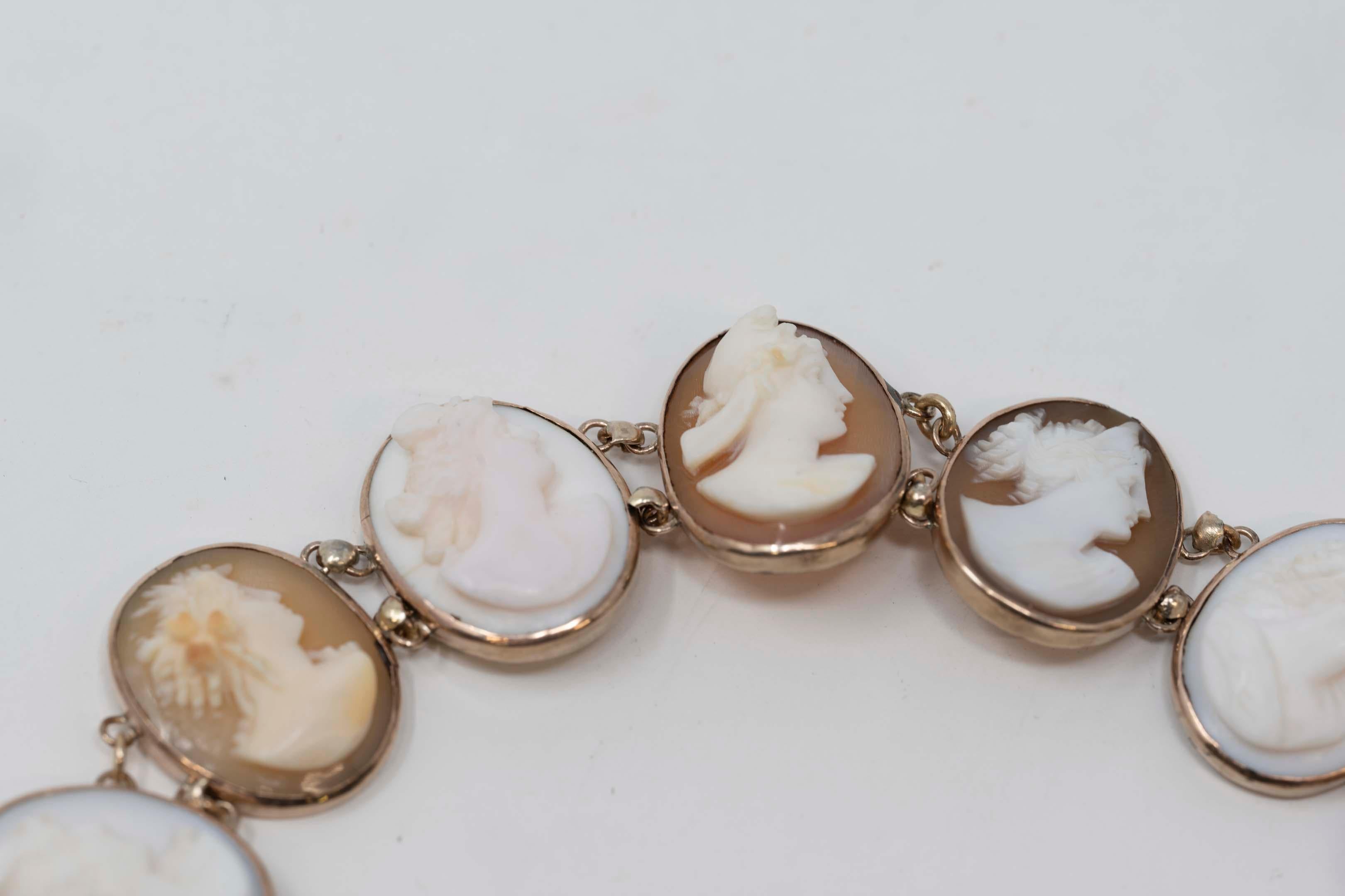 Bracelet ancien en or 10k avec camée en forme de coquille de conque en vente 2