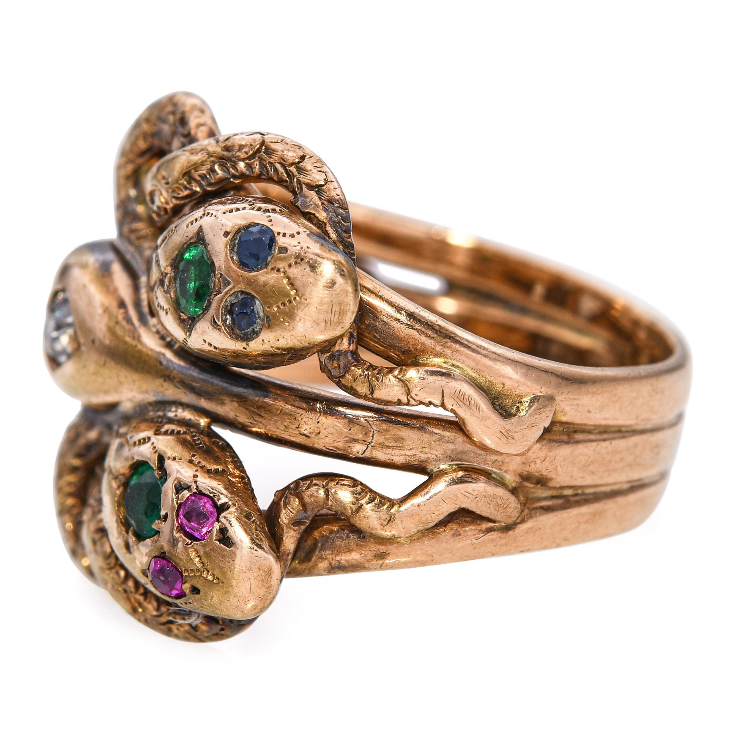 Antiker 10k Gold Diamant, Rubin, Saphir und Smaragd dreiköpfiger Schlangenring (Alteuropäischer Brillantschliff) im Angebot