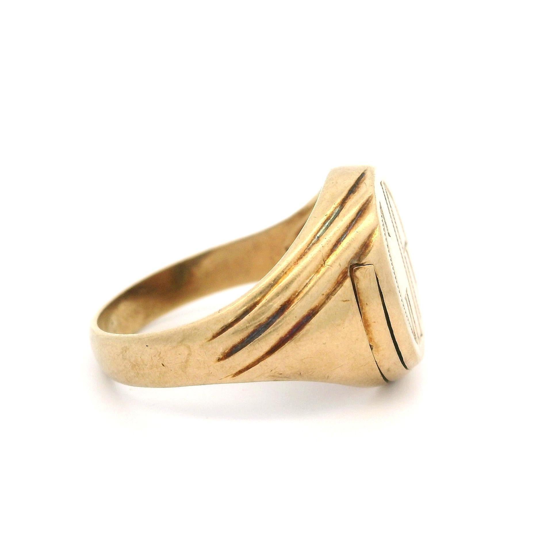 Antique 10k Gold Engraved Oval Signet Ring w/ Secret Slide Open Flip Compartment For Sale 8