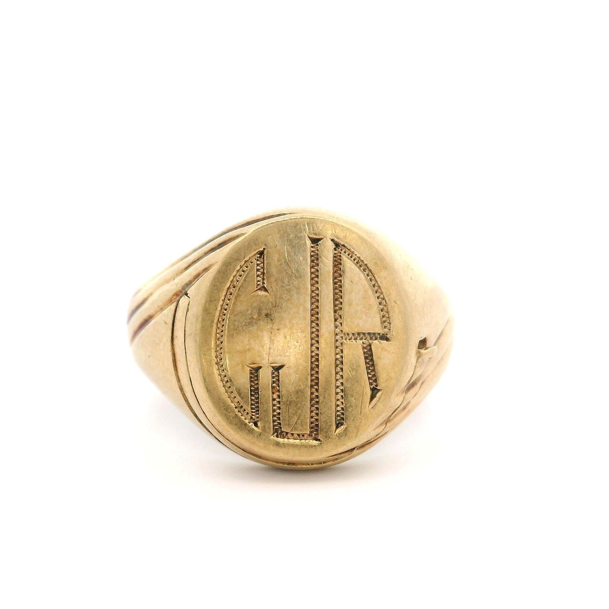 Antique 10k Gold Engraved Oval Signet Ring w/ Secret Slide Open Flip Compartment For Sale 9