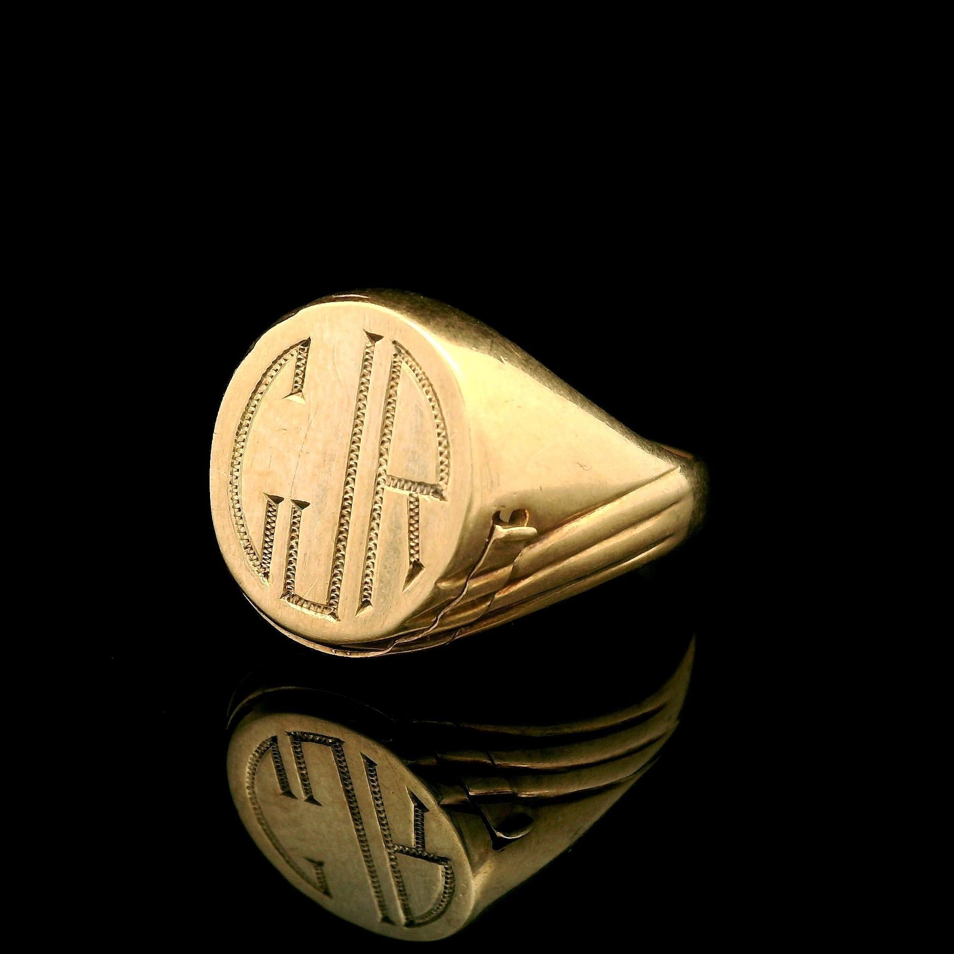 Antique 10k Gold Engraved Oval Signet Ring w/ Secret Slide Open Flip Compartment For Sale 1