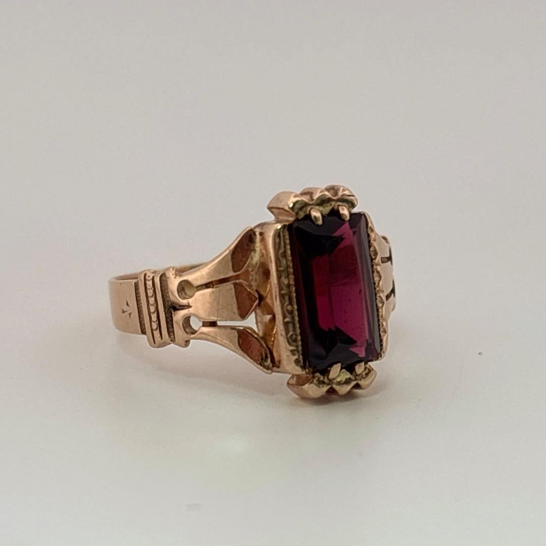 Antiker 10K Rose Gold Zarter roter Granat Ring (Art déco) im Angebot