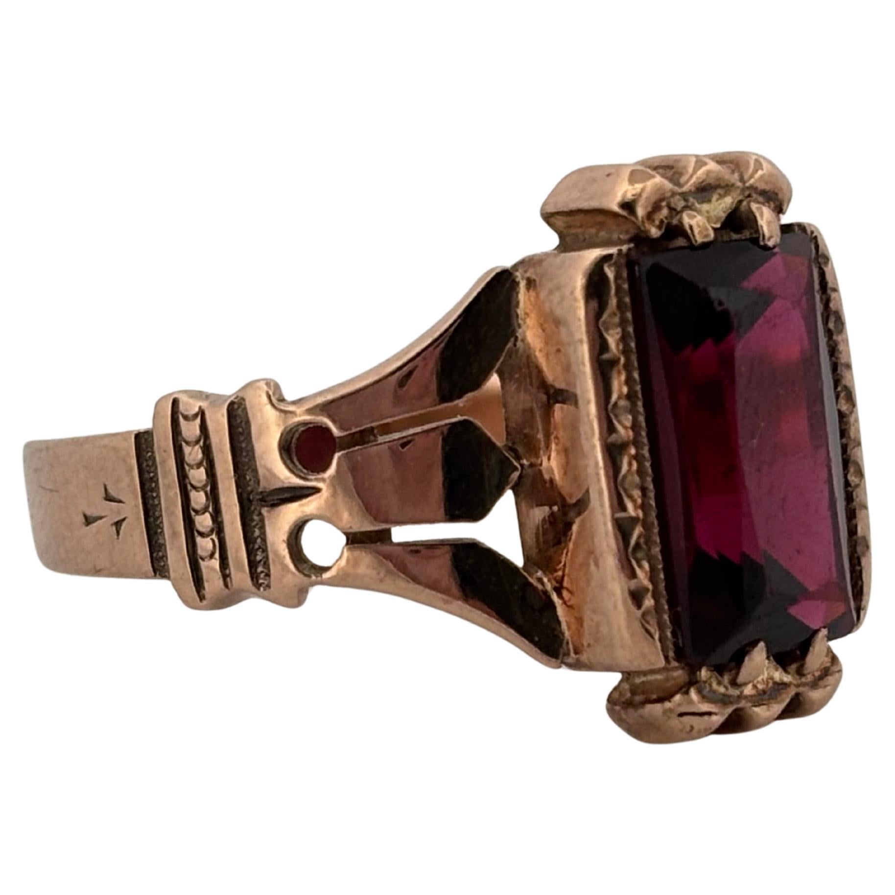 Antiguo Anillo de Oro Rosa de 10K Delicado Granate Rojo