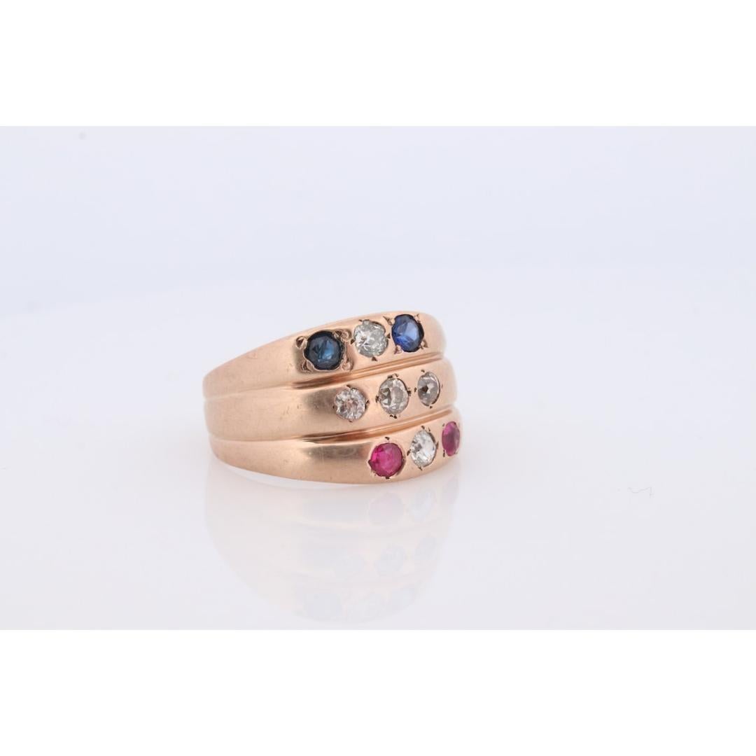 Bague ancienne à triple anneau de 10 carats, rubis, saphir et diamant. Diamant tzigane serti dans en vente 1