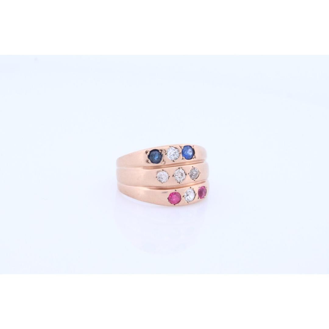 Bague ancienne à triple anneau de 10 carats, rubis, saphir et diamant. Diamant tzigane serti dans en vente 2