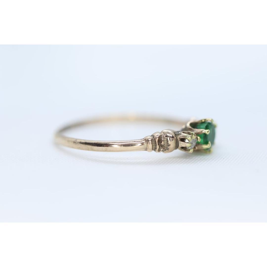 Antique 10k Victorian Emerald and Diamond Claw set ring. Antique dainty emerald For Sale 5