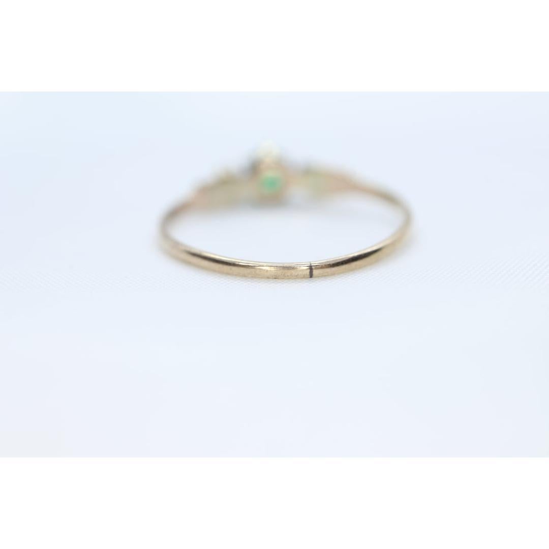 Antique 10k Victorian Emerald and Diamond Claw set ring. Antique dainty emerald For Sale 3