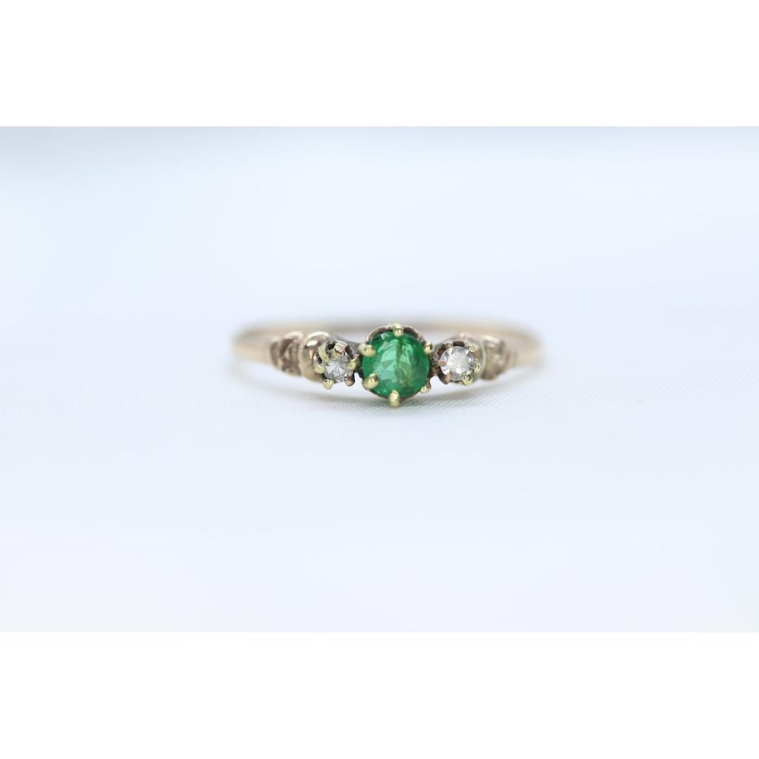 Antique 10k Victorian Emerald and Diamond Claw set ring. Antique dainty emerald For Sale 4