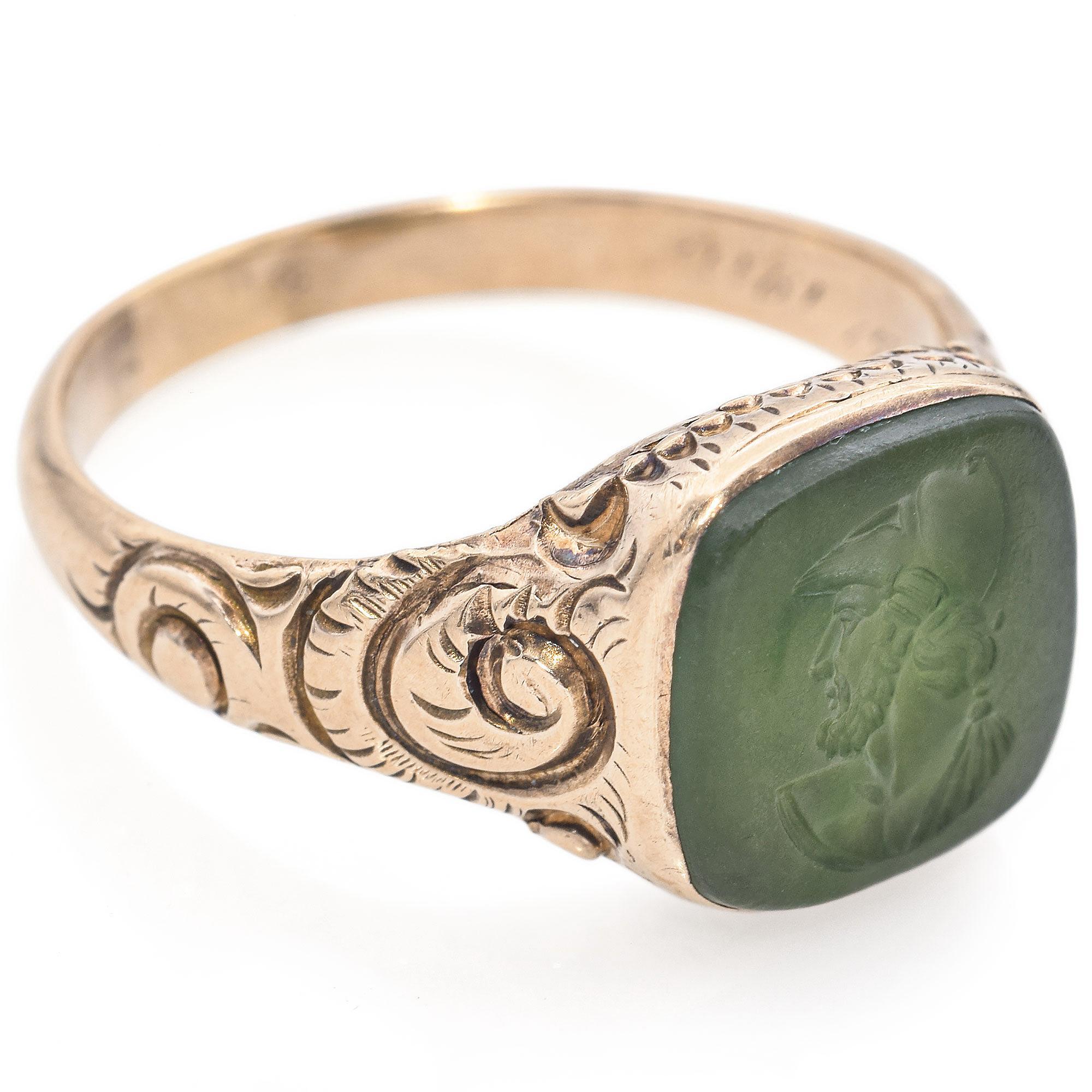Women's Antique 10K Yellow Gold 2 Ct Jade Carved Intaglio Ring For Sale