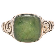 Antiker Intaglio-Ring aus 10 Karat Gelbgold mit 2 Karat geschnitzter Jade