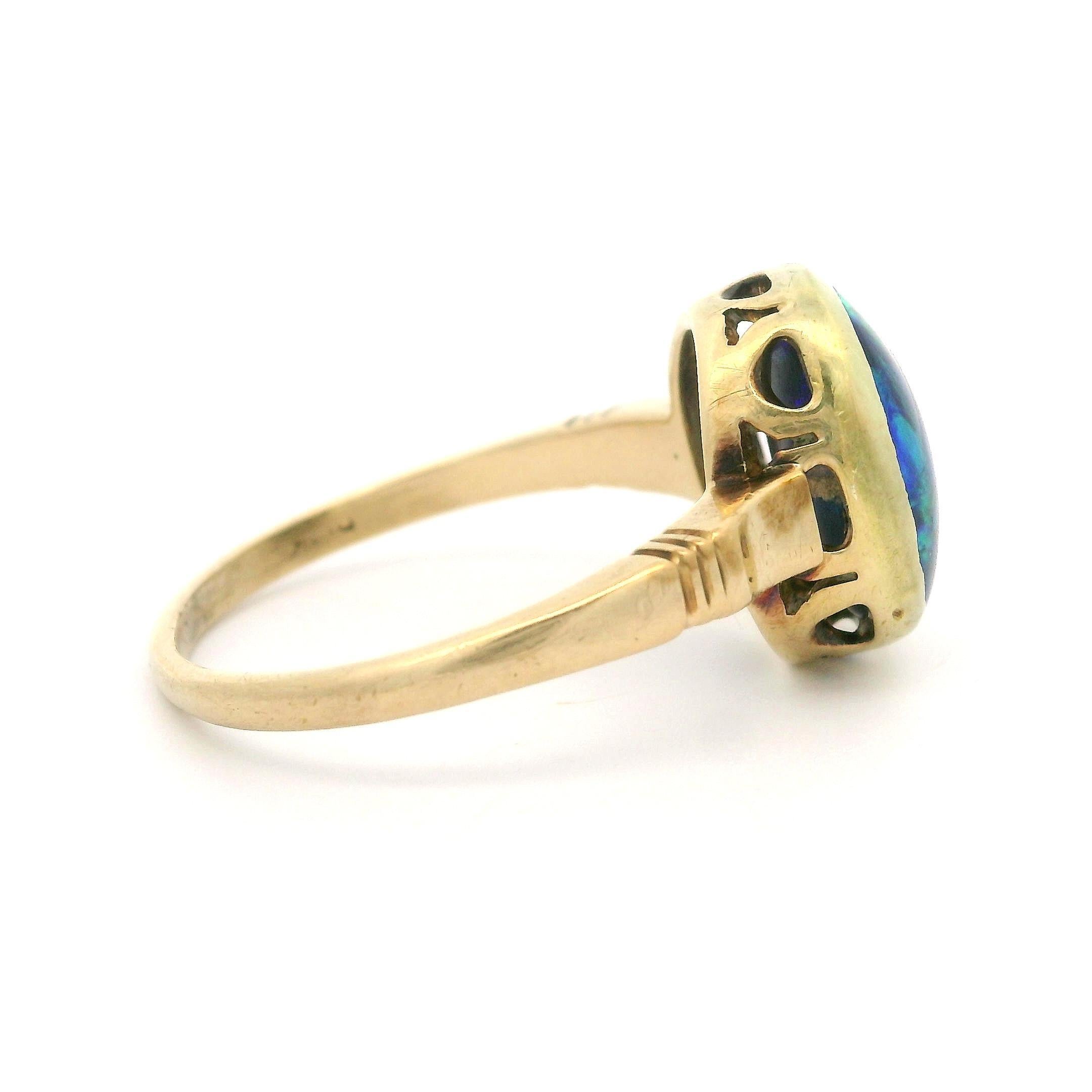 Bague solitaire ancienne en or jaune 10 carats avec opale noire australienne de 3,40 carats certifiée GIA Pour femmes en vente