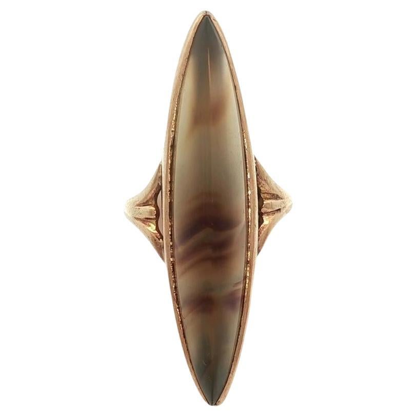 Anillo antiguo de oro amarillo de 10k con bisel largo de ágata en forma de navette en venta