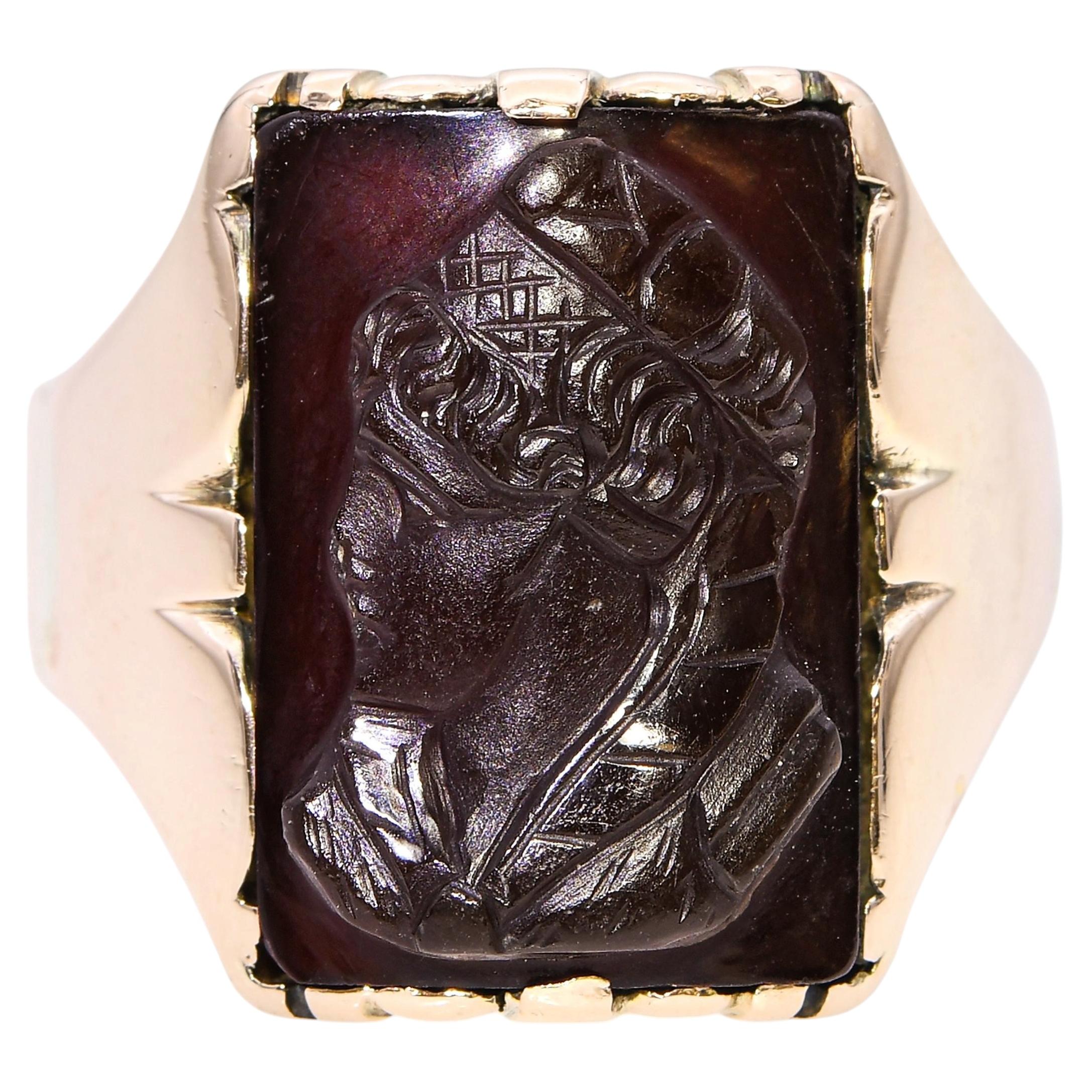 Antique 10k Yellow Gold Sardonyx Female Profile Cameo Ring For Sale