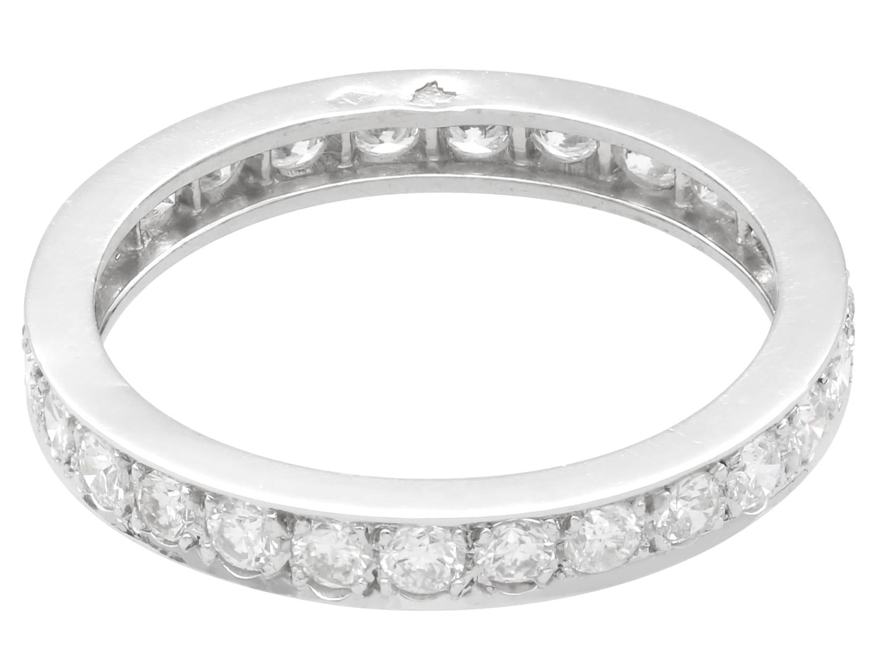 Femenino o masculino Anillo de eternidad antiguo de platino y diamantes de 1,10 quilates circa 1935 en venta